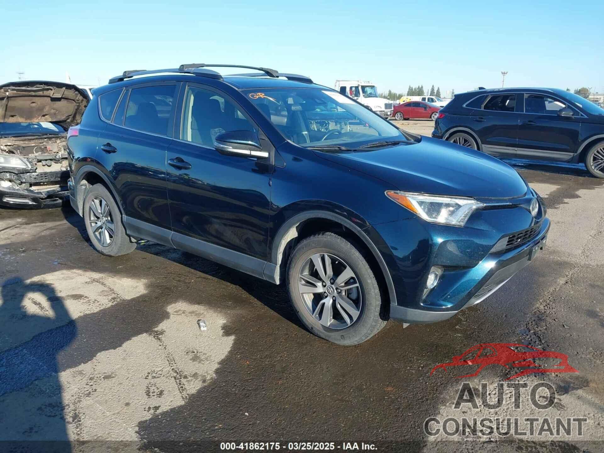 TOYOTA RAV4 2018 - JTMRFREV6JJ747015