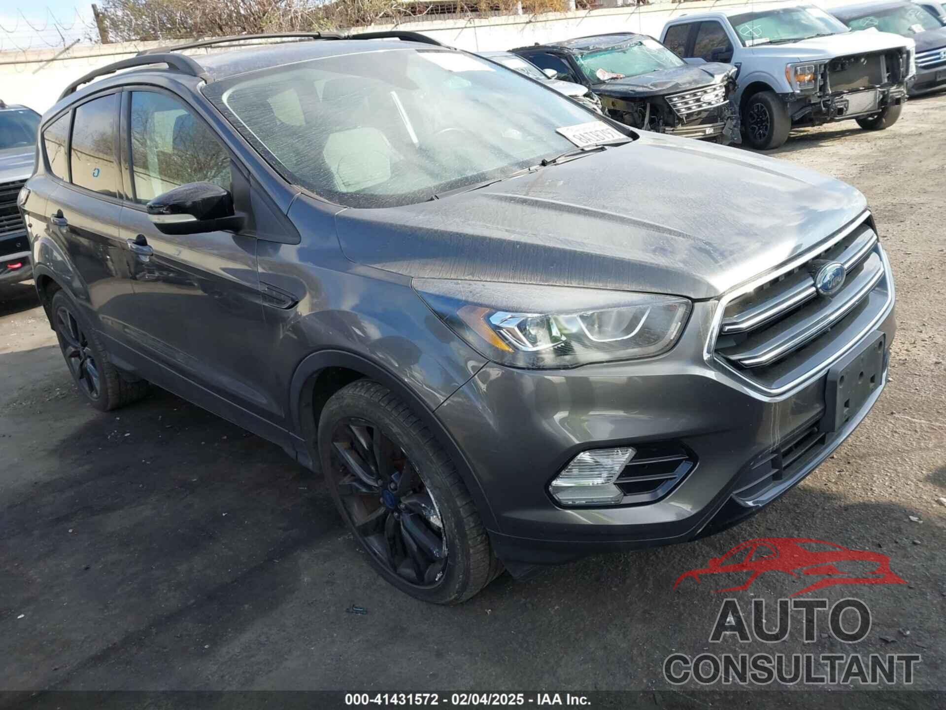 FORD ESCAPE 2017 - 1FMCU0J97HUD21404