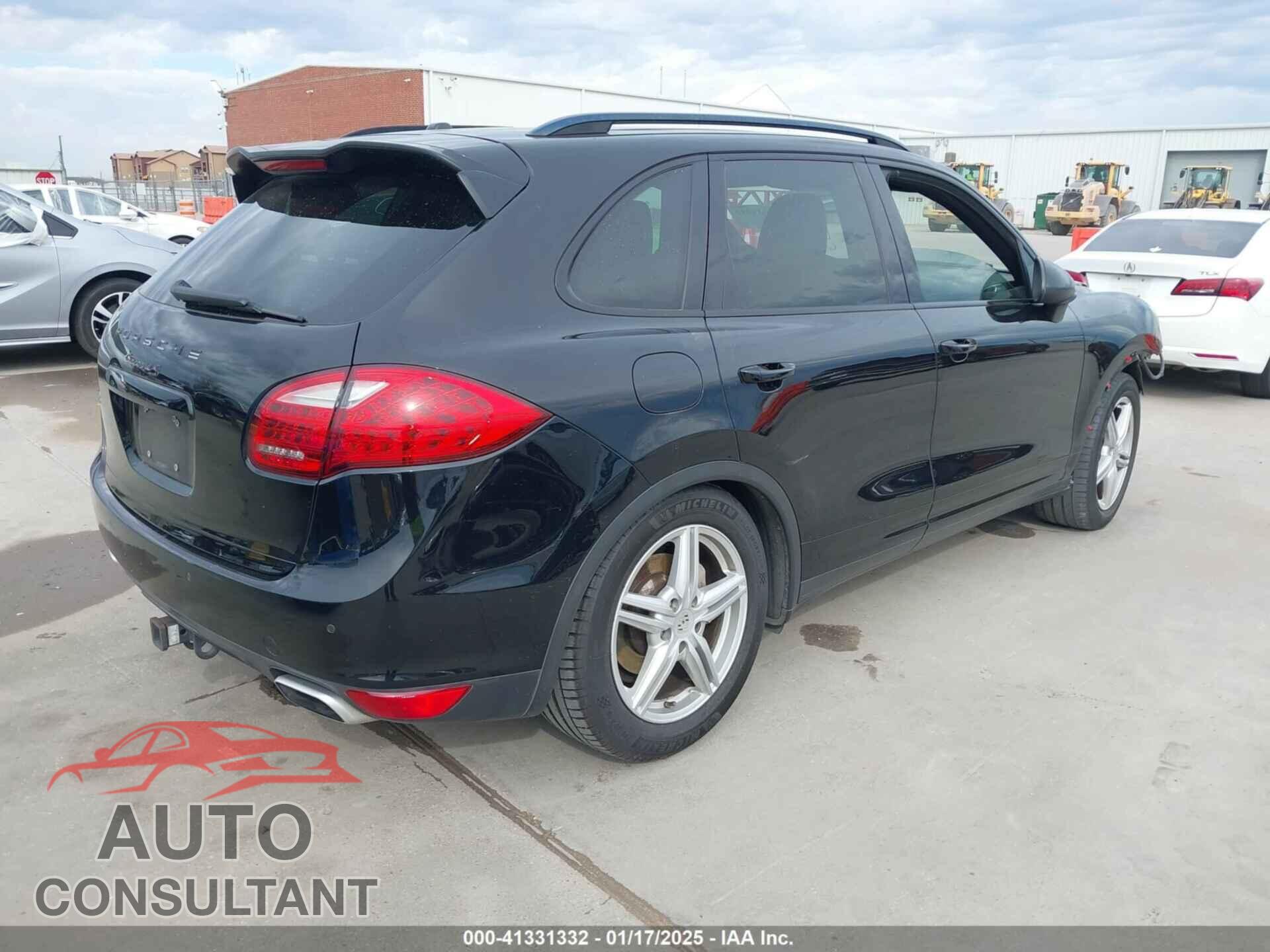 PORSCHE CAYENNE 2011 - WP1AB2A24BLA55710