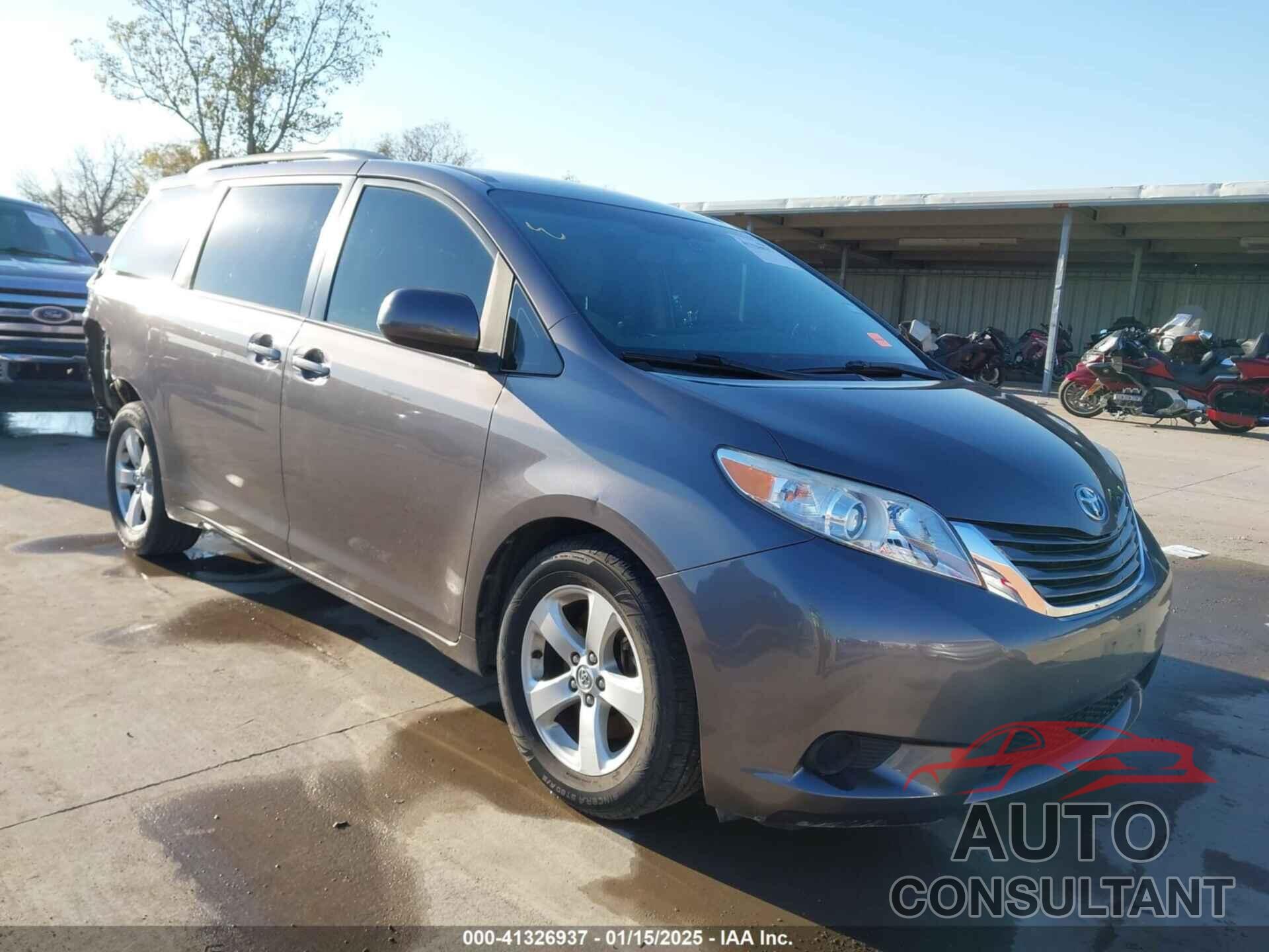 TOYOTA SIENNA 2017 - 5TDKZ3DC5HS874793