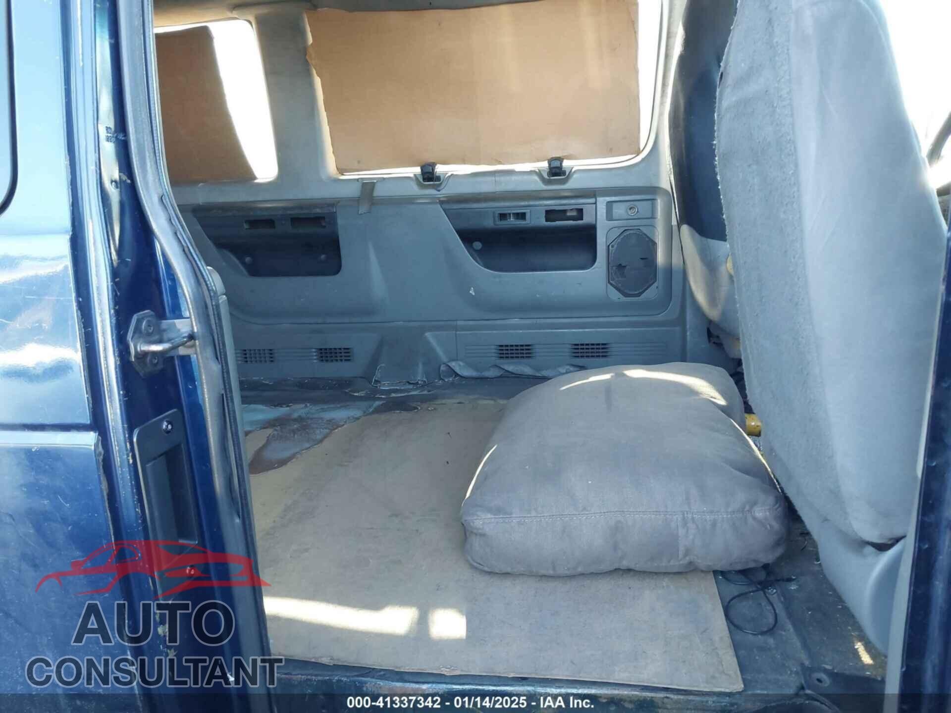 FORD E-350 SUPER DUTY 2011 - 1FBSS3BL4BDB37647
