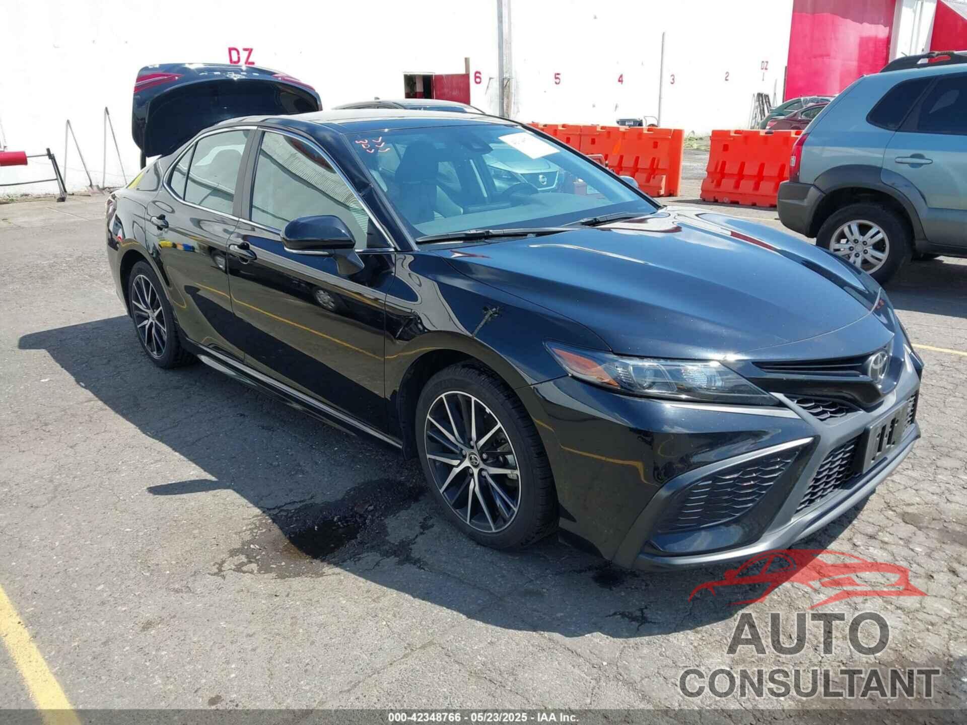 TOYOTA CAMRY 2022 - 4T1G11BK1NU050000