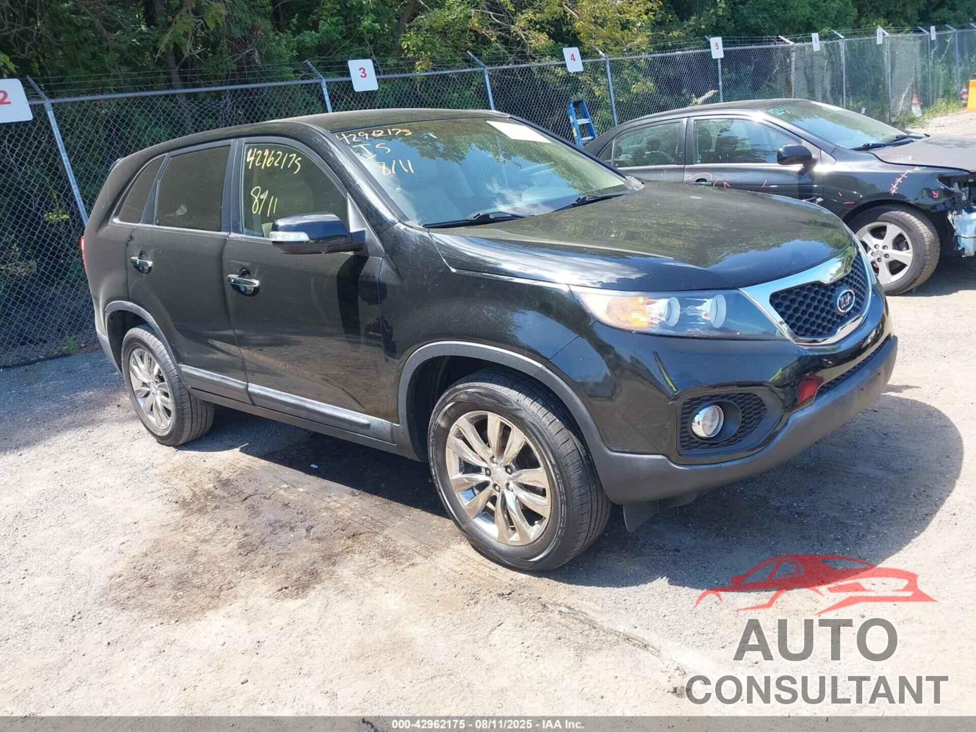 KIA SORENTO 2011 - 5XYKU3A12BG015358