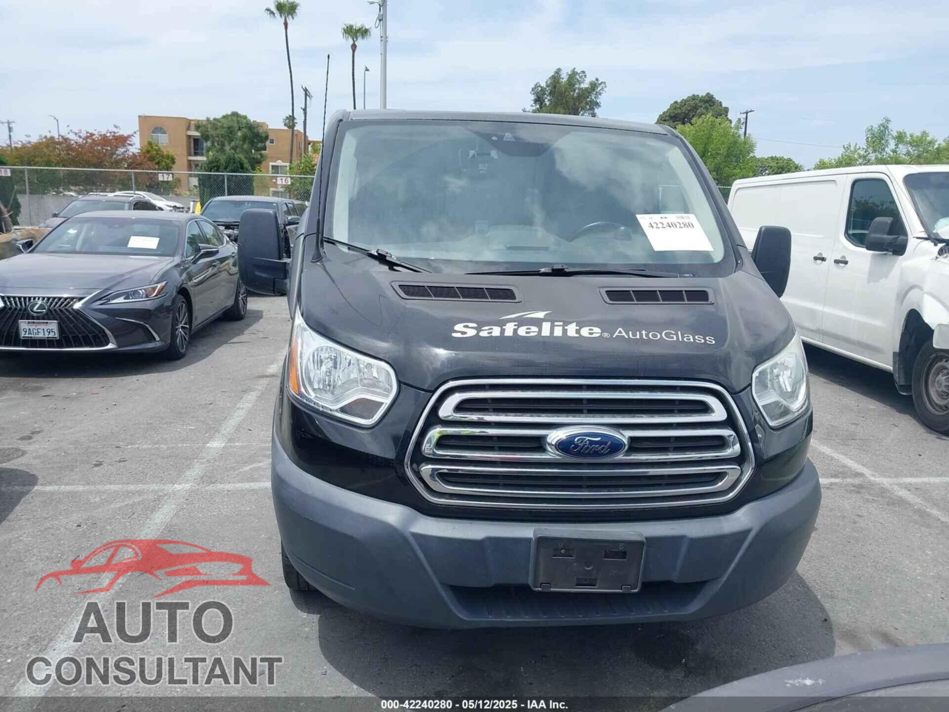 FORD TRANSIT-150 2017 - 1FTYE1YM5HKA48207