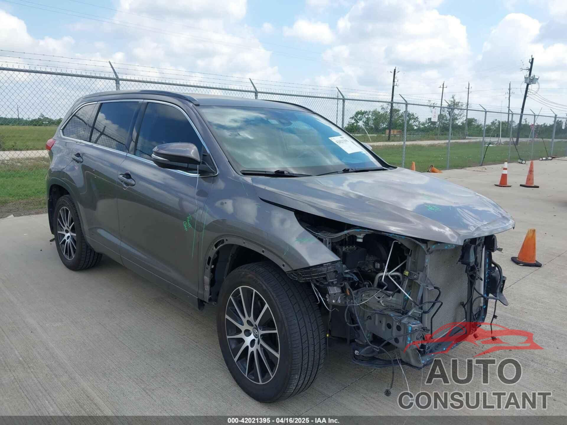 TOYOTA HIGHLANDER 2018 - 5TDKZRFH8JS532501