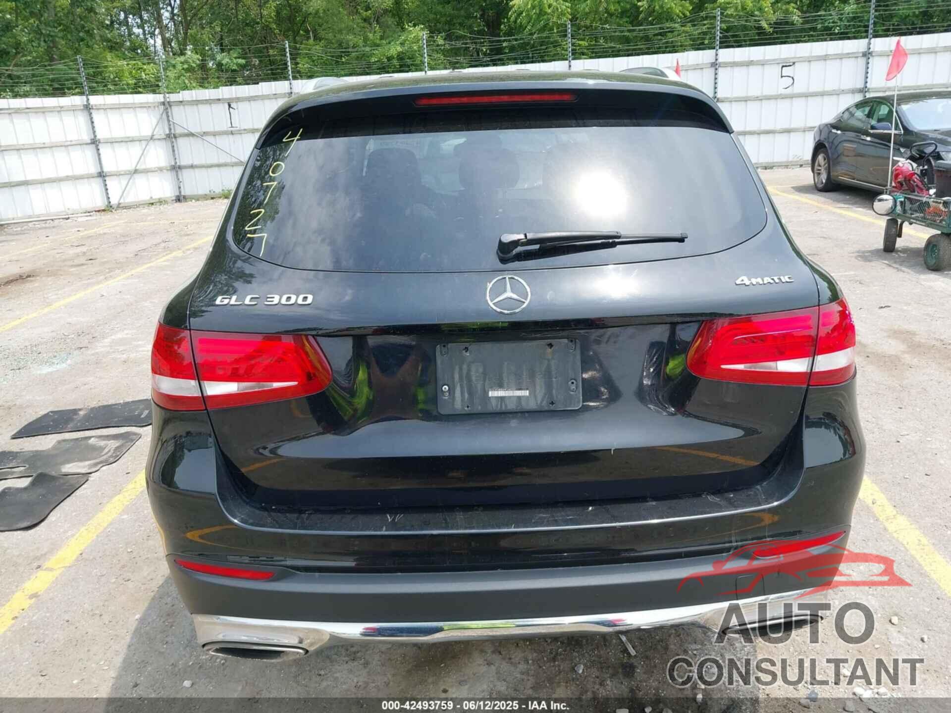MERCEDES-BENZ GLC 300 2017 - WDC0G4KB5HF140727