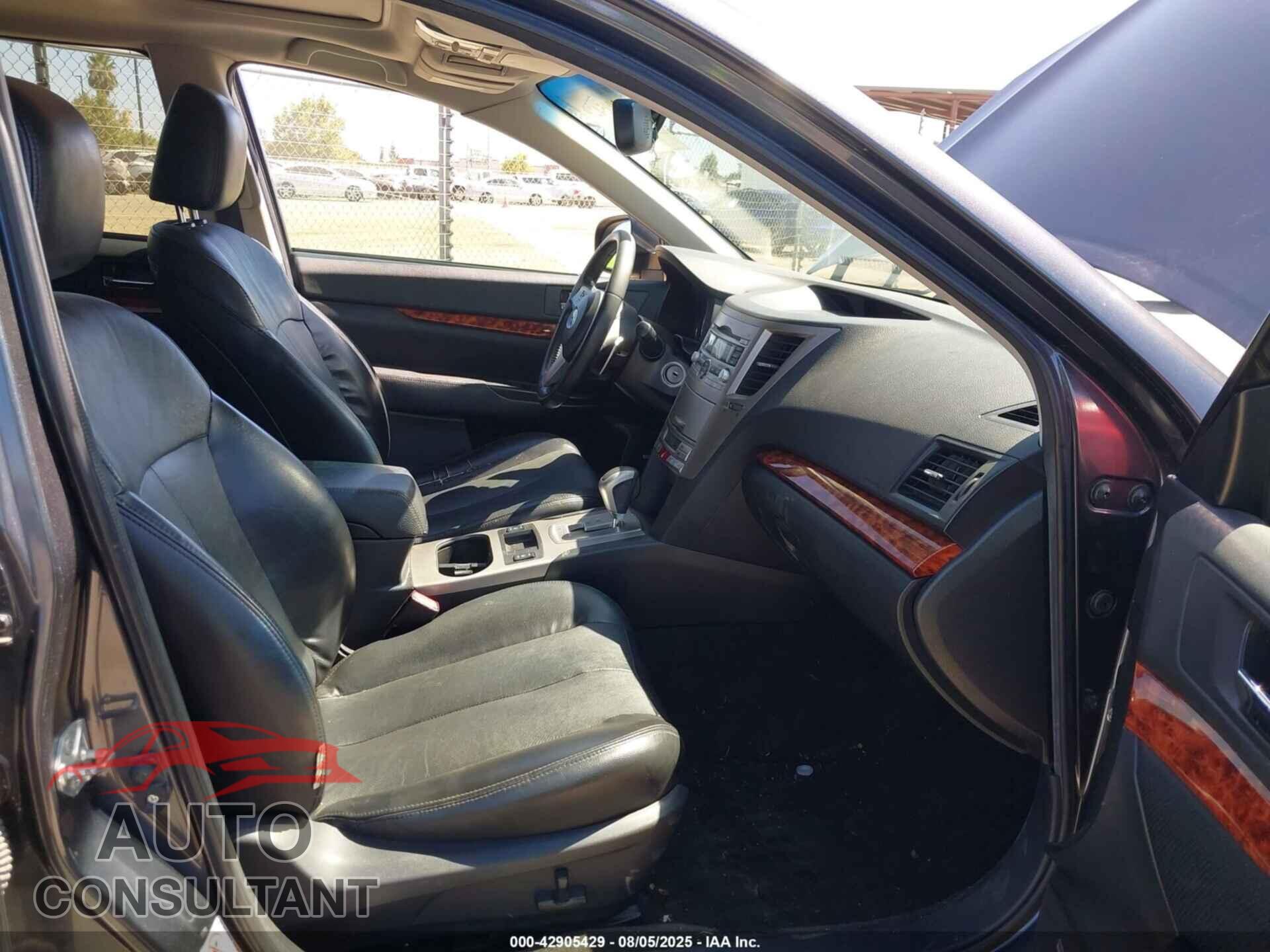 SUBARU OUTBACK 2011 - 4S4BRDKC8B2430083
