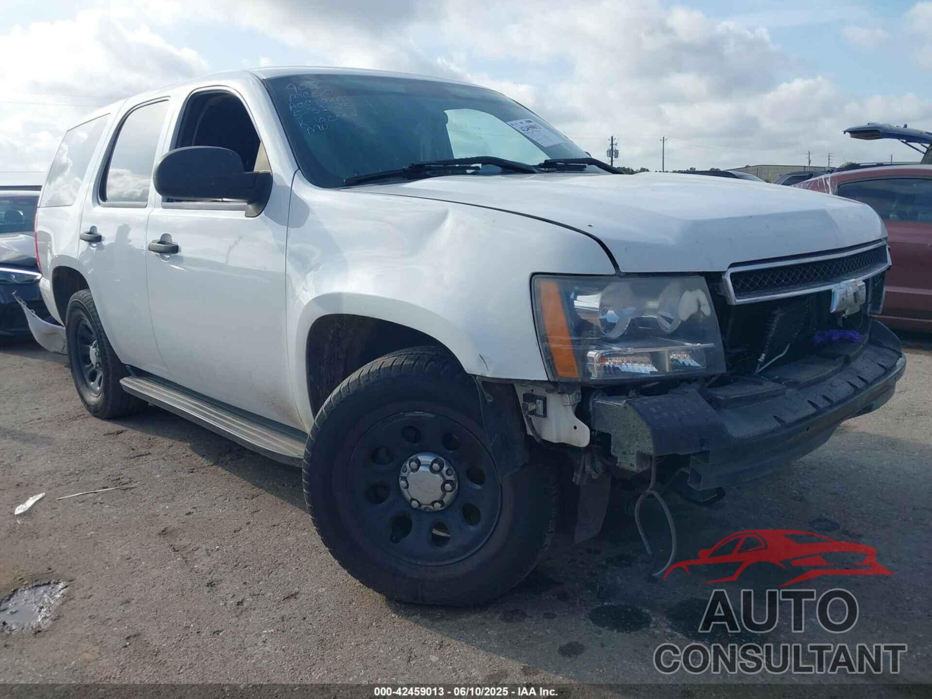 CHEVROLET TAHOE 2013 - 1GNLC2E06DR273218