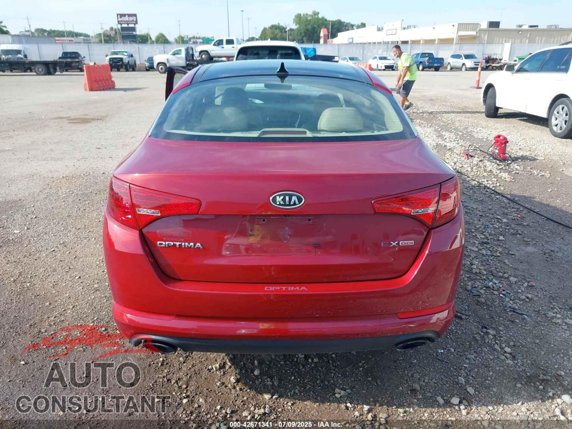 KIA OPTIMA 2011 - KNAGN4A70B5117583