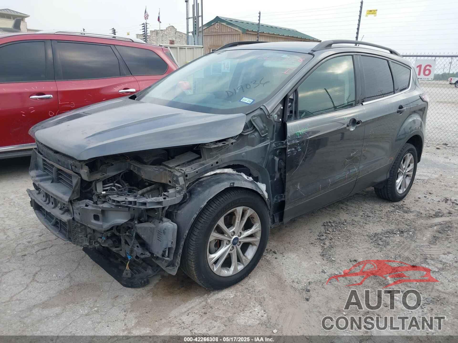 FORD ESCAPE 2018 - 1FMCU0GD3JUD19036