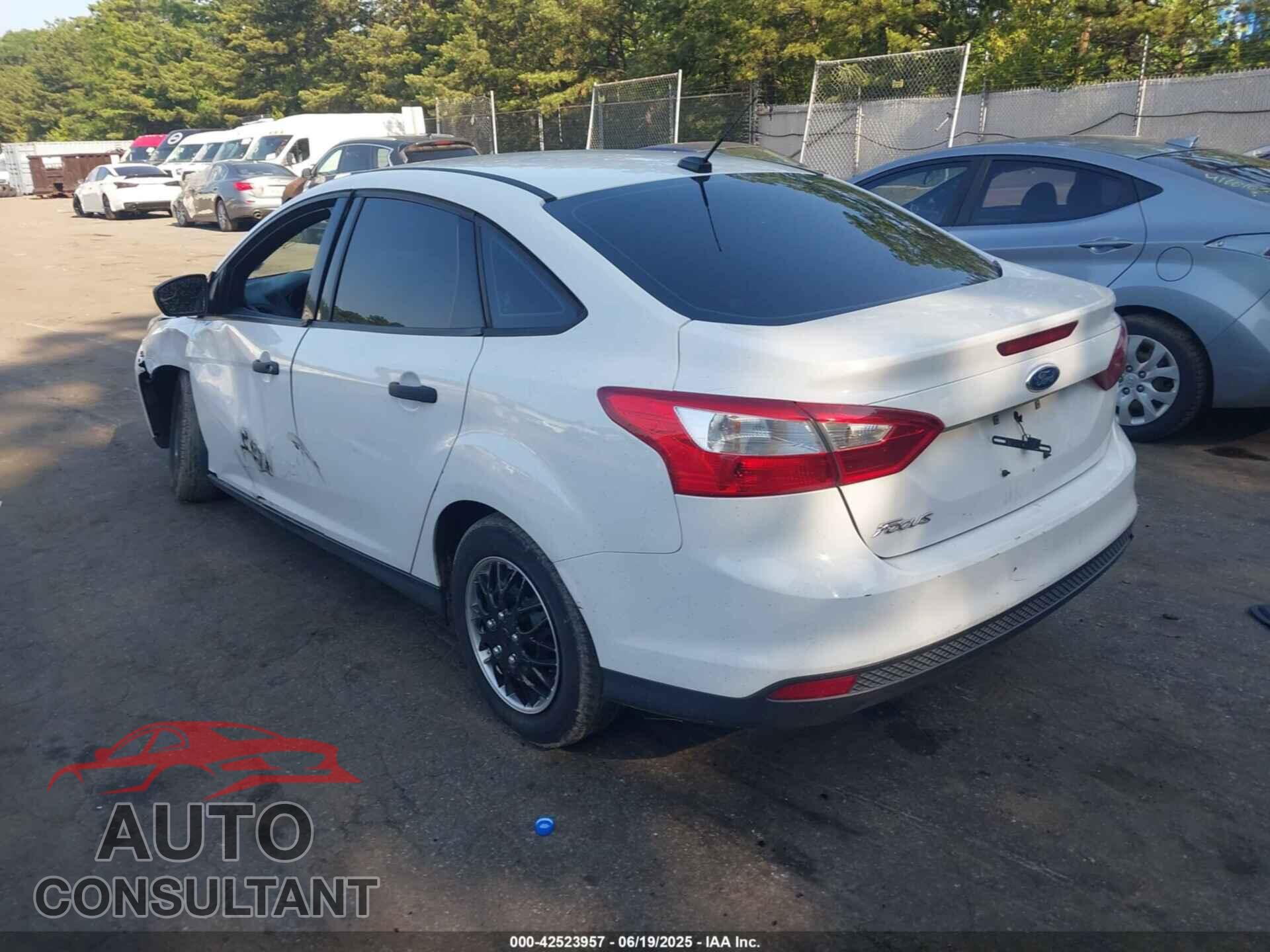 FORD FOCUS 2012 - 1FAHP3E28CL276235
