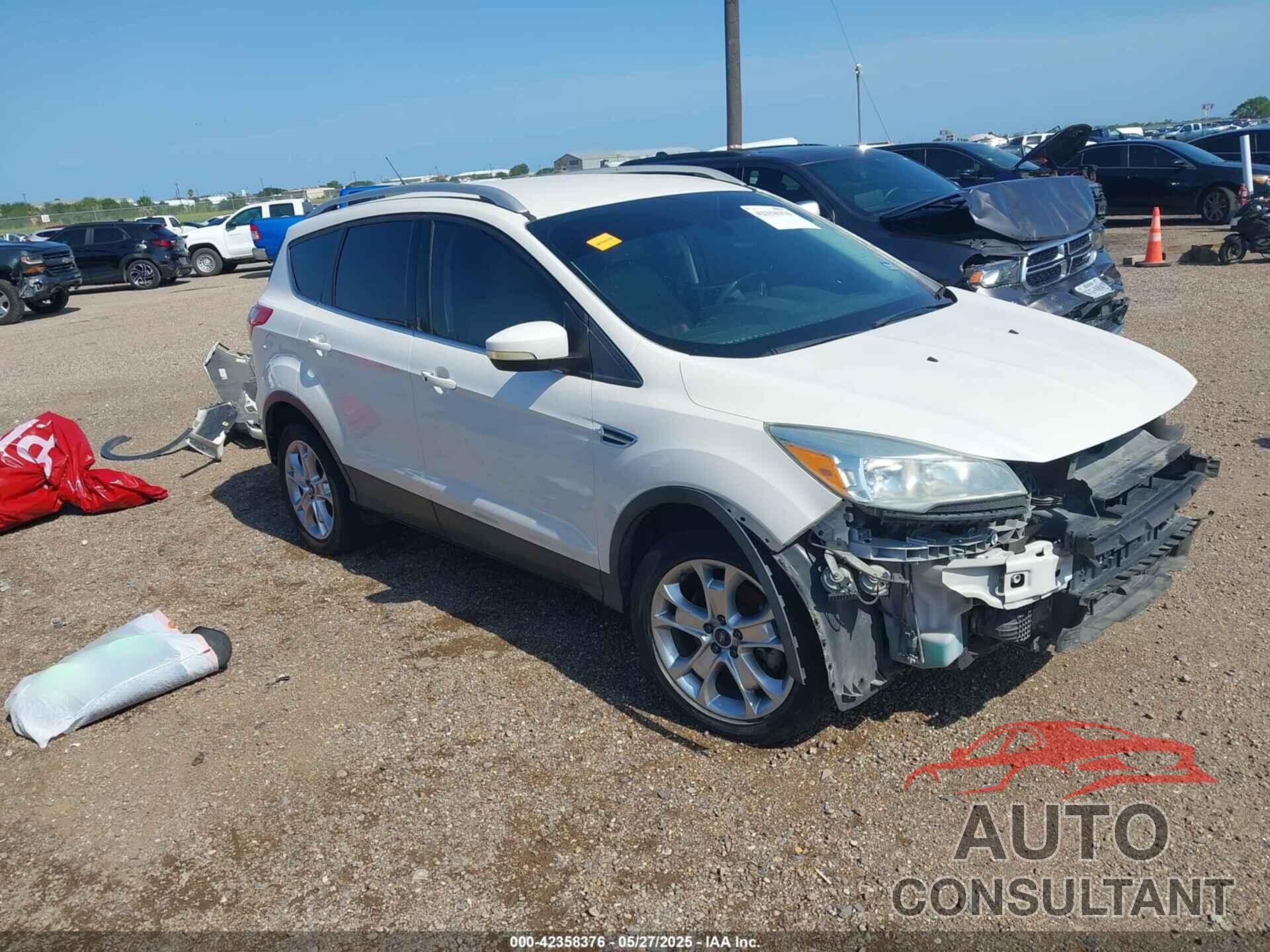 FORD ESCAPE 2014 - 1FMCU0J91EUA76627