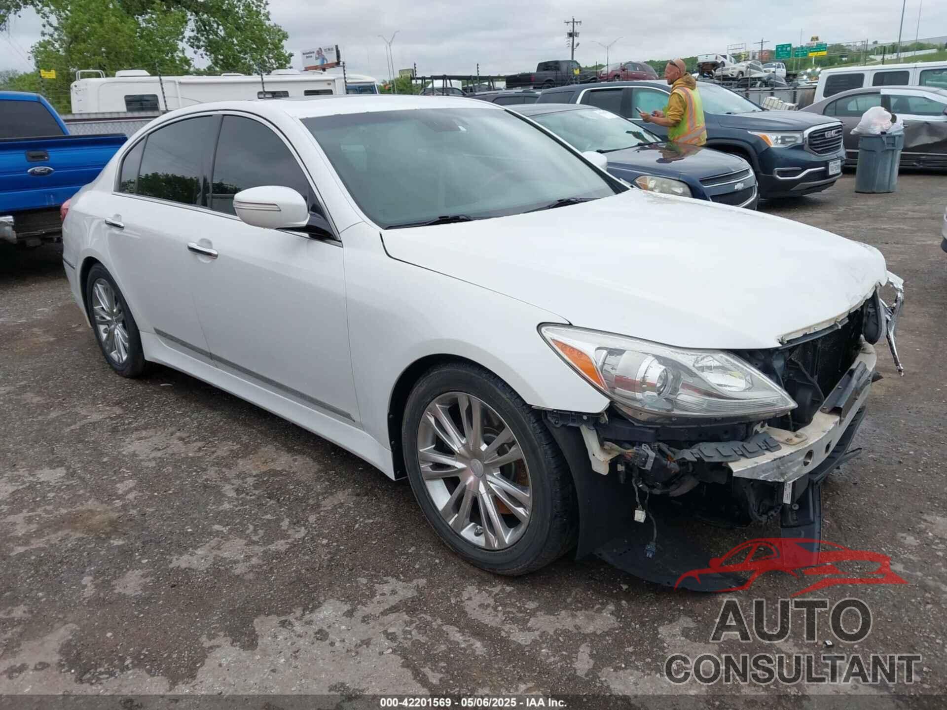 HYUNDAI GENESIS 2012 - KMHGC4DH1CU202870