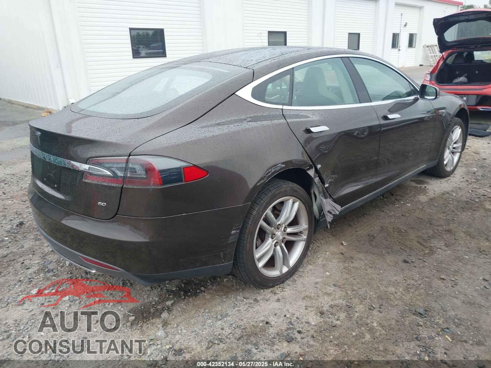TESLA MODEL S 2013 - 5YJSA1CG0DFP14013