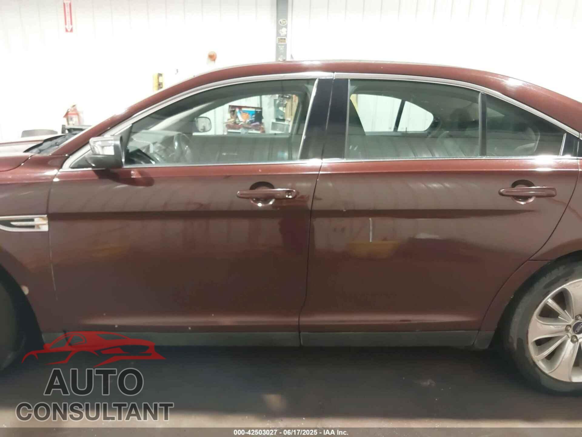 FORD TAURUS 2010 - 1FAHP2FW5AG145717