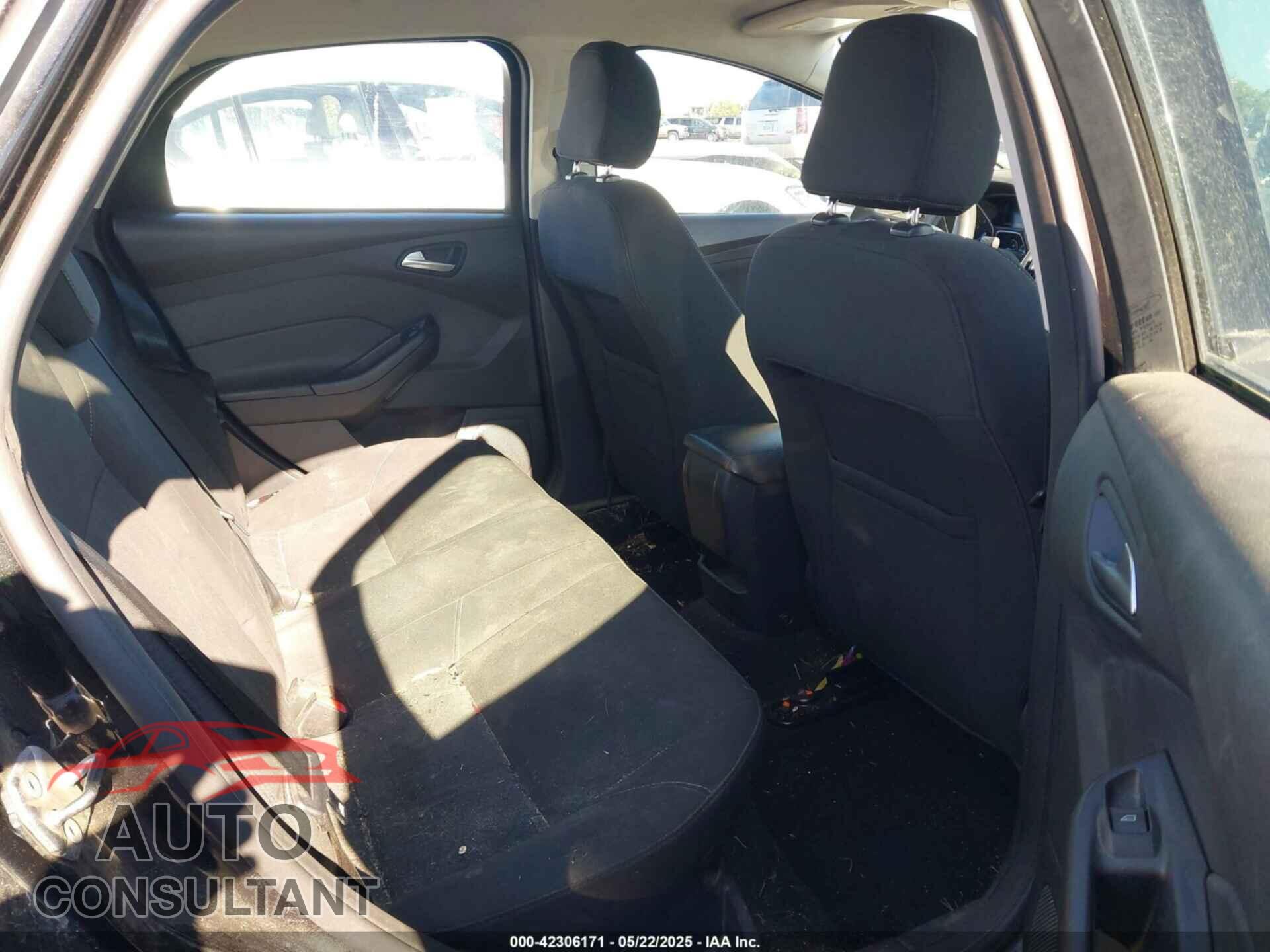 FORD FOCUS 2015 - 1FADP3F21FL385654