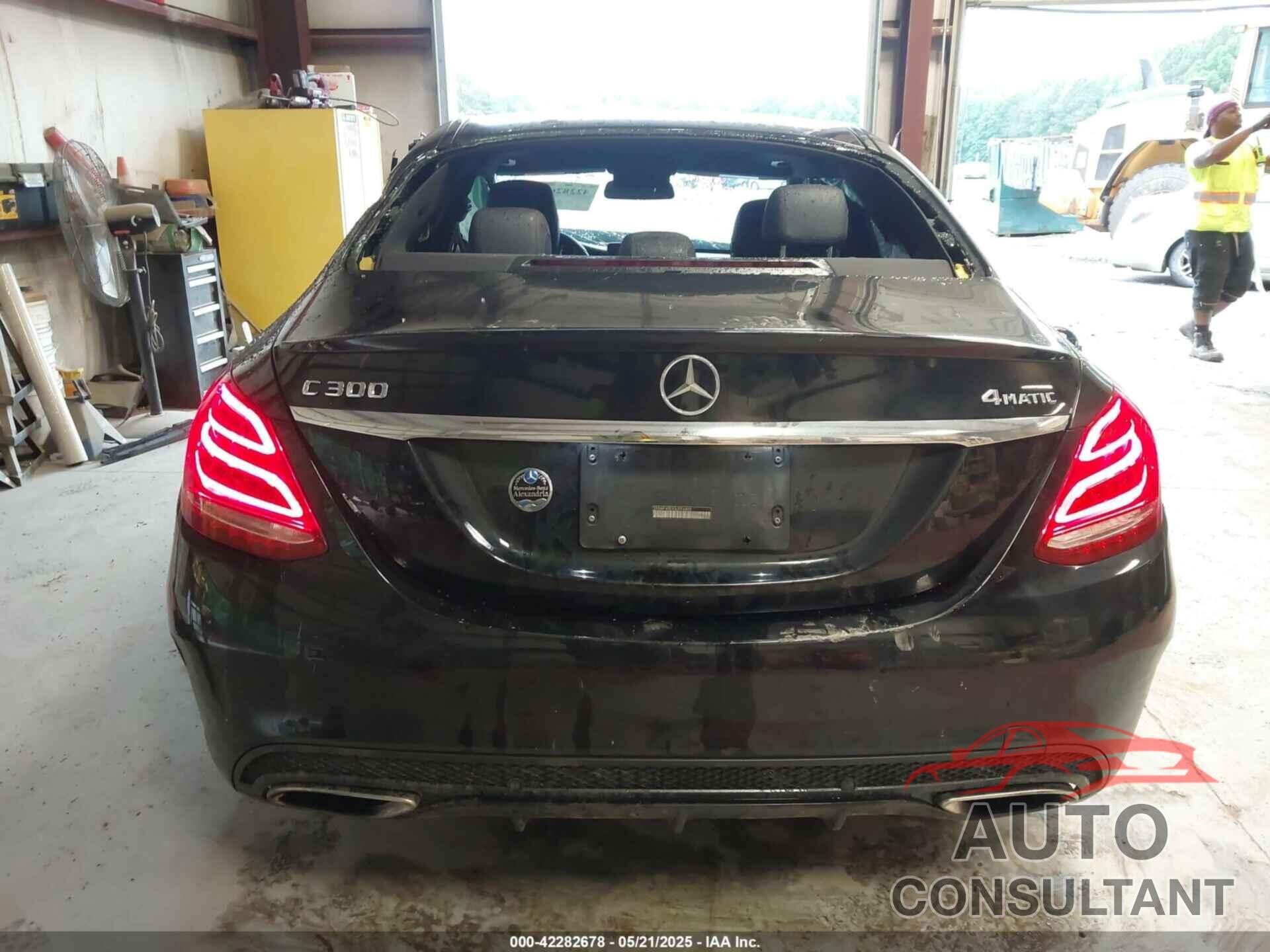 MERCEDES-BENZ C 300 2016 - 55SWF4KB3GU096800