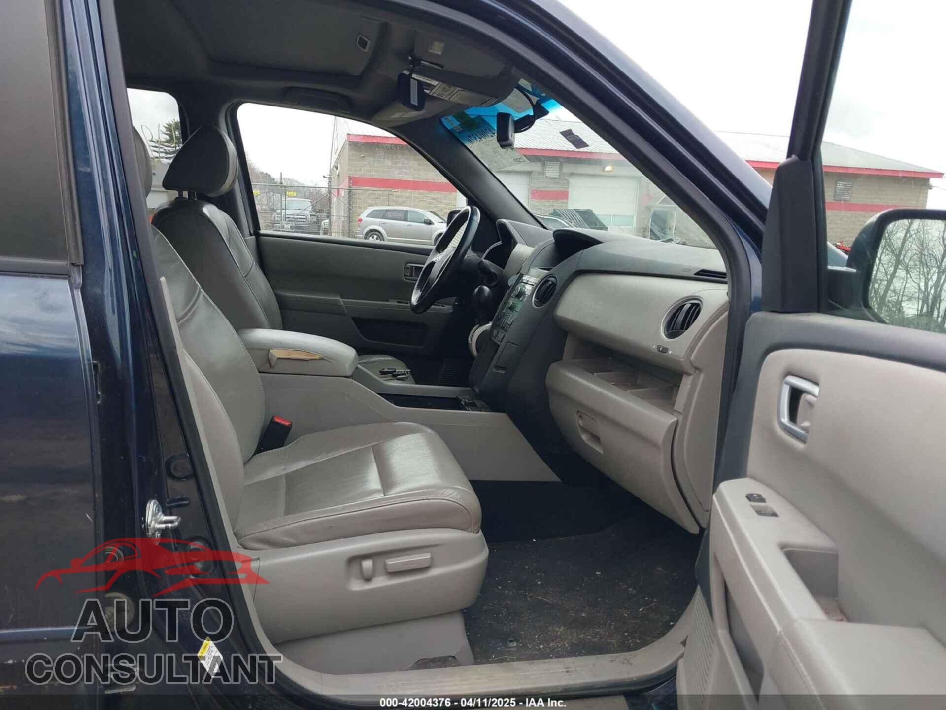 HONDA PILOT 2011 - 5FNYF4H59BB052417