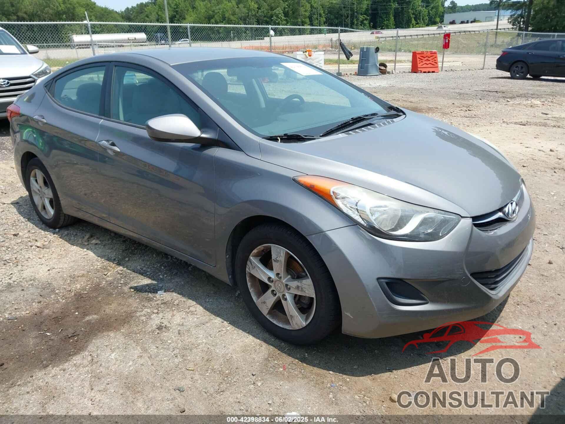 HYUNDAI ELANTRA 2013 - 5NPDH4AE6DH393698