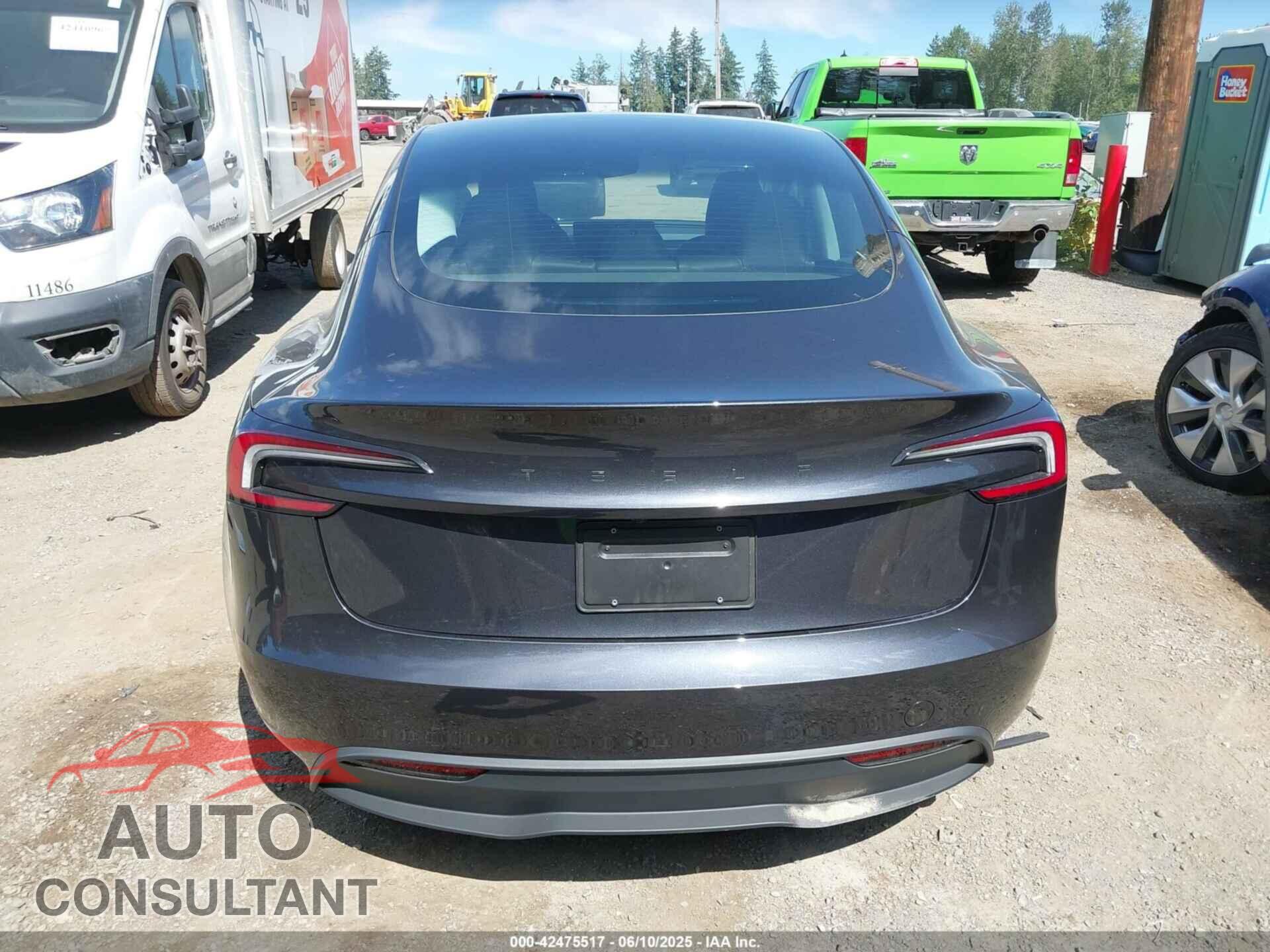TESLA MODEL 3 2024 - 5YJ3E1EA0RF823760