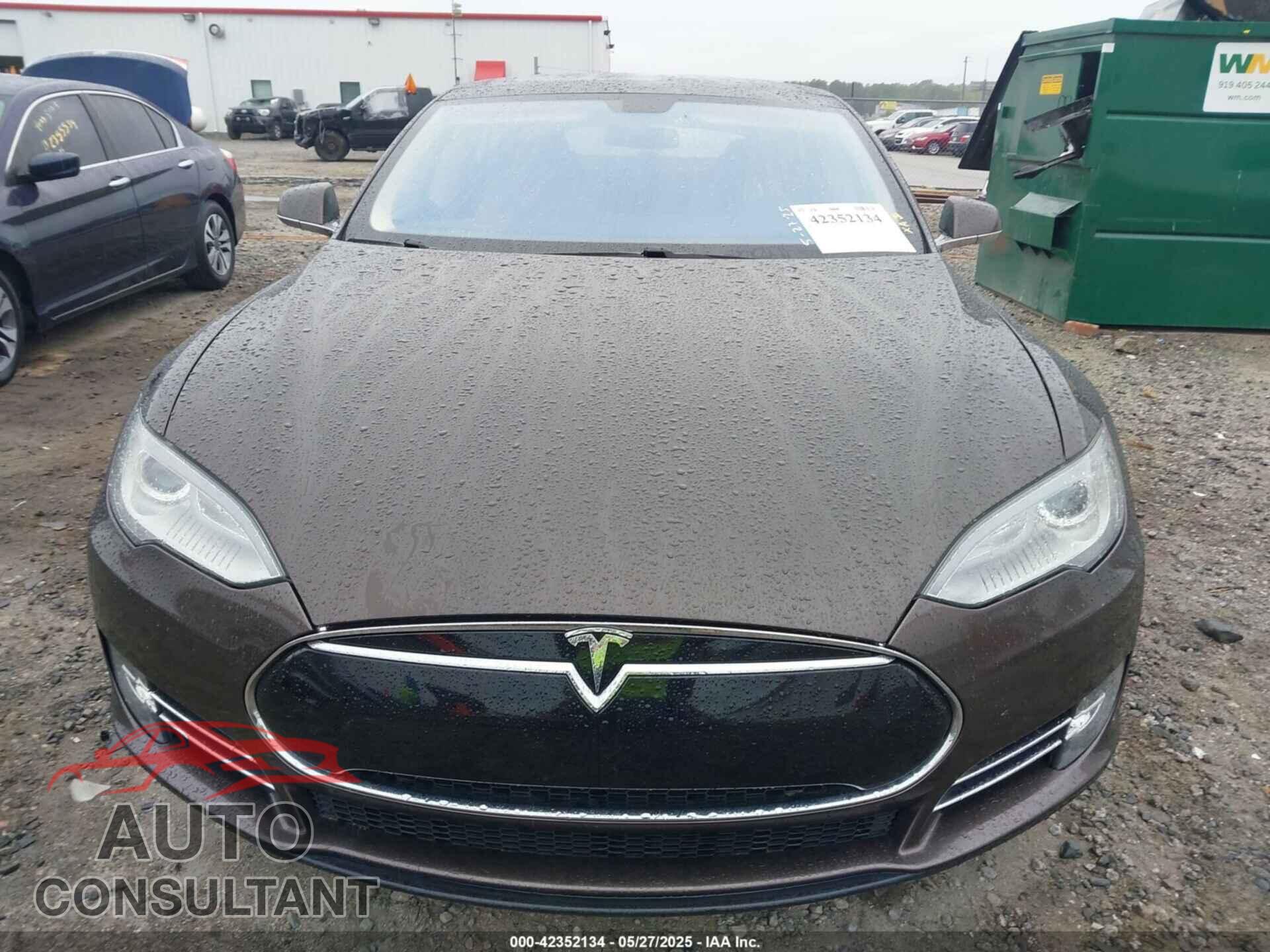 TESLA MODEL S 2013 - 5YJSA1CG0DFP14013