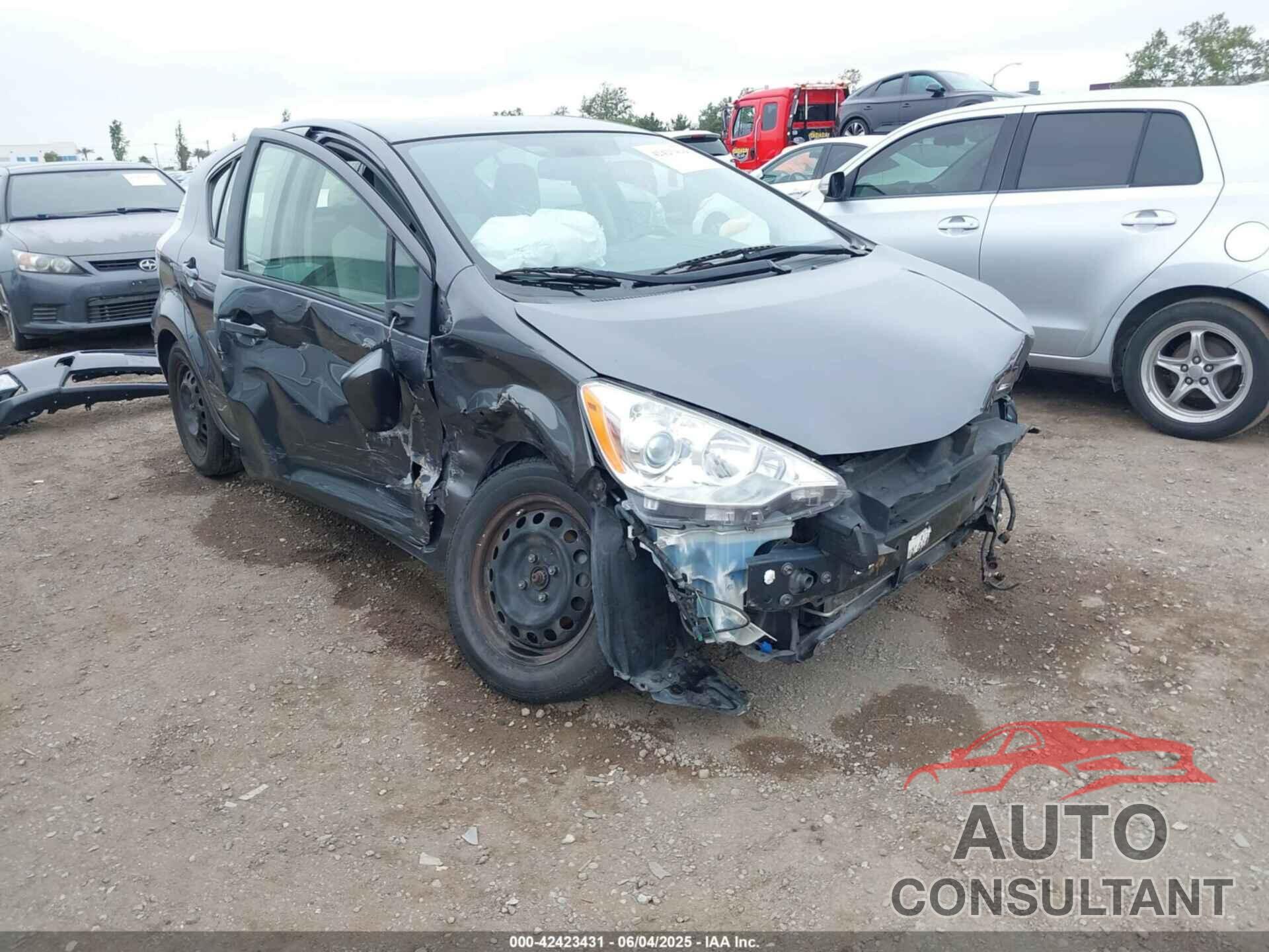 TOYOTA PRIUS C 2014 - JTDKDTB37E1568379
