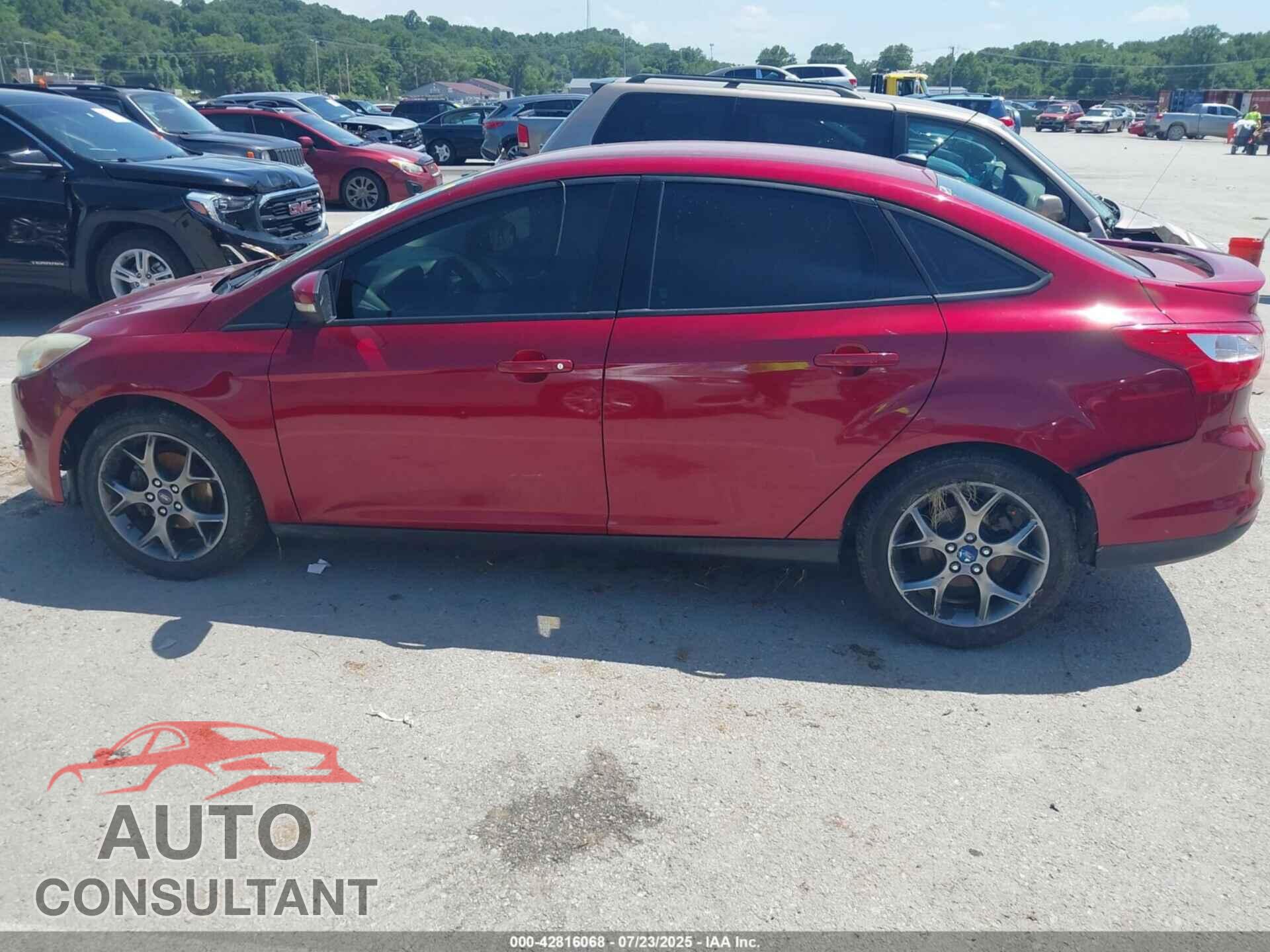 FORD FOCUS 2014 - 1FADP3F21EL127973
