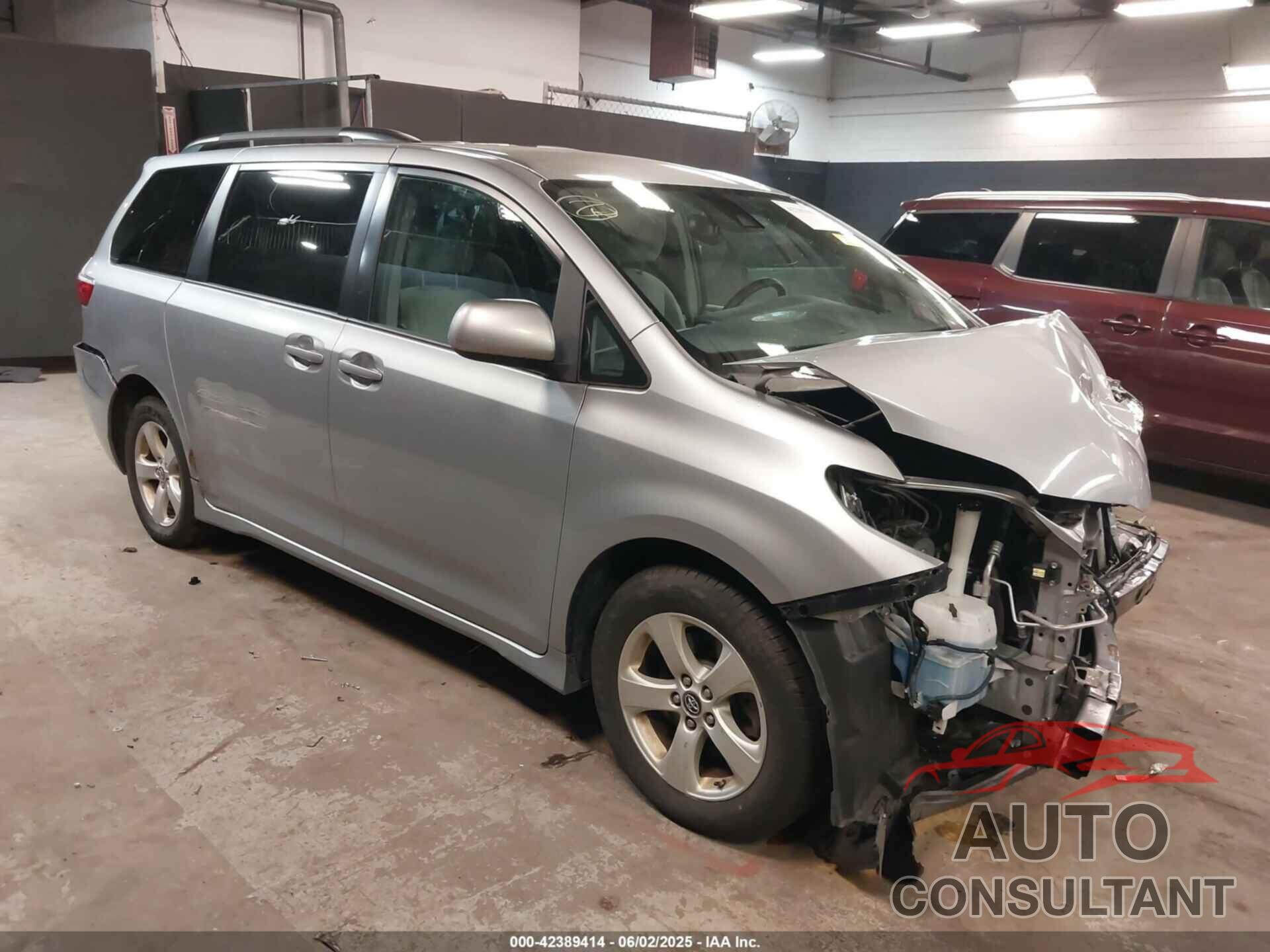 TOYOTA SIENNA 2018 - 5TDKZ3DCXJS915490