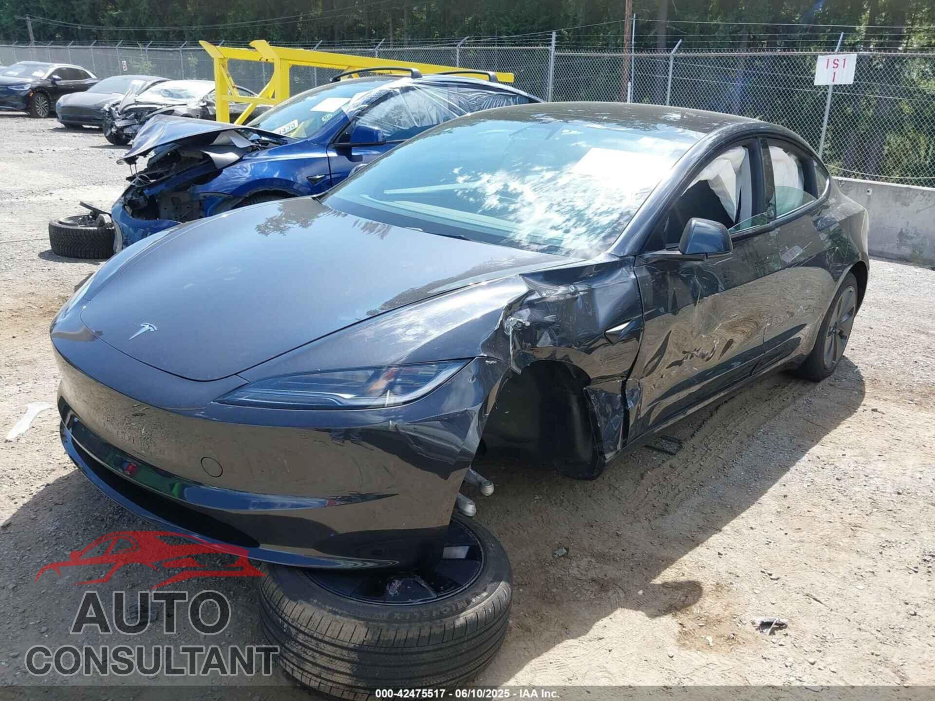 TESLA MODEL 3 2024 - 5YJ3E1EA0RF823760