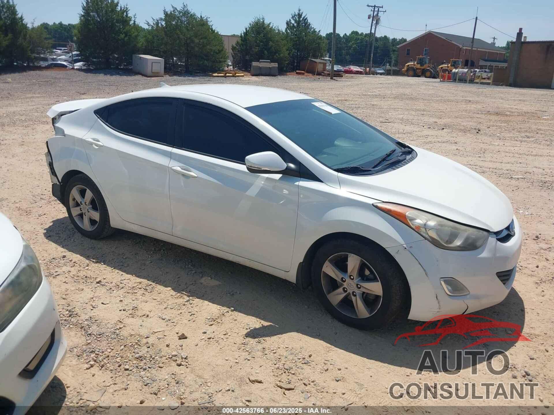 HYUNDAI ELANTRA 2013 - 5NPDH4AE4DH392565