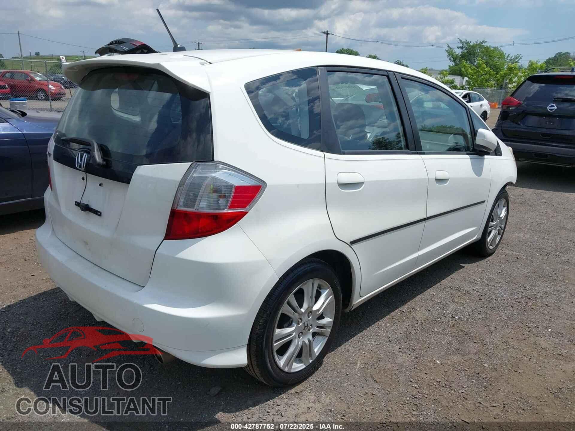 HONDA FIT 2011 - JHMGE8H5XBC006192