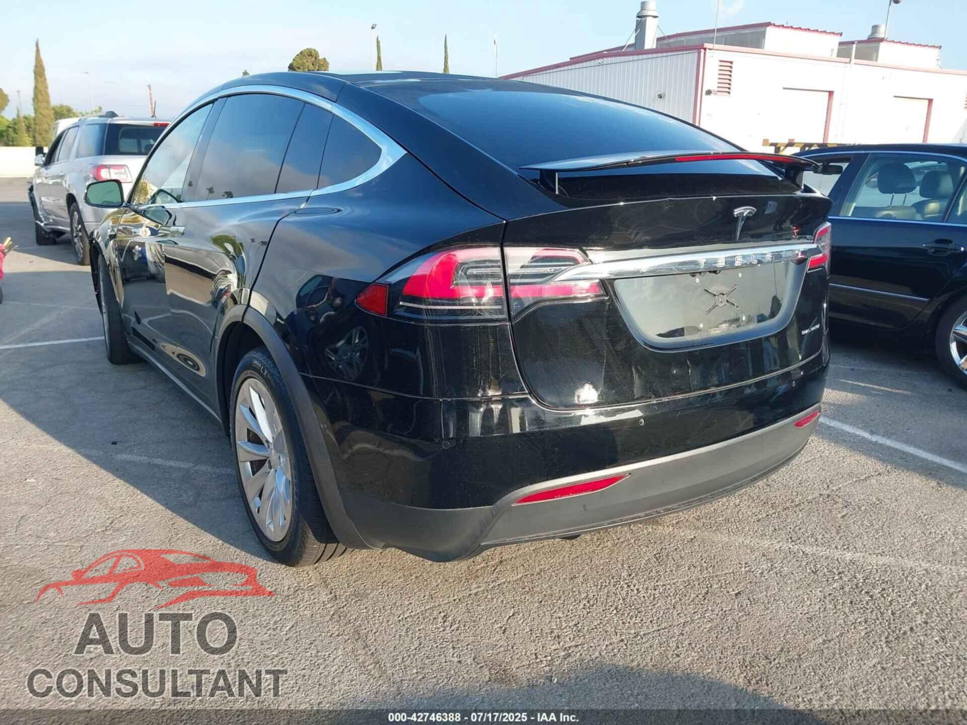 TESLA MODEL X 2020 - 5YJXCBE21LF283025