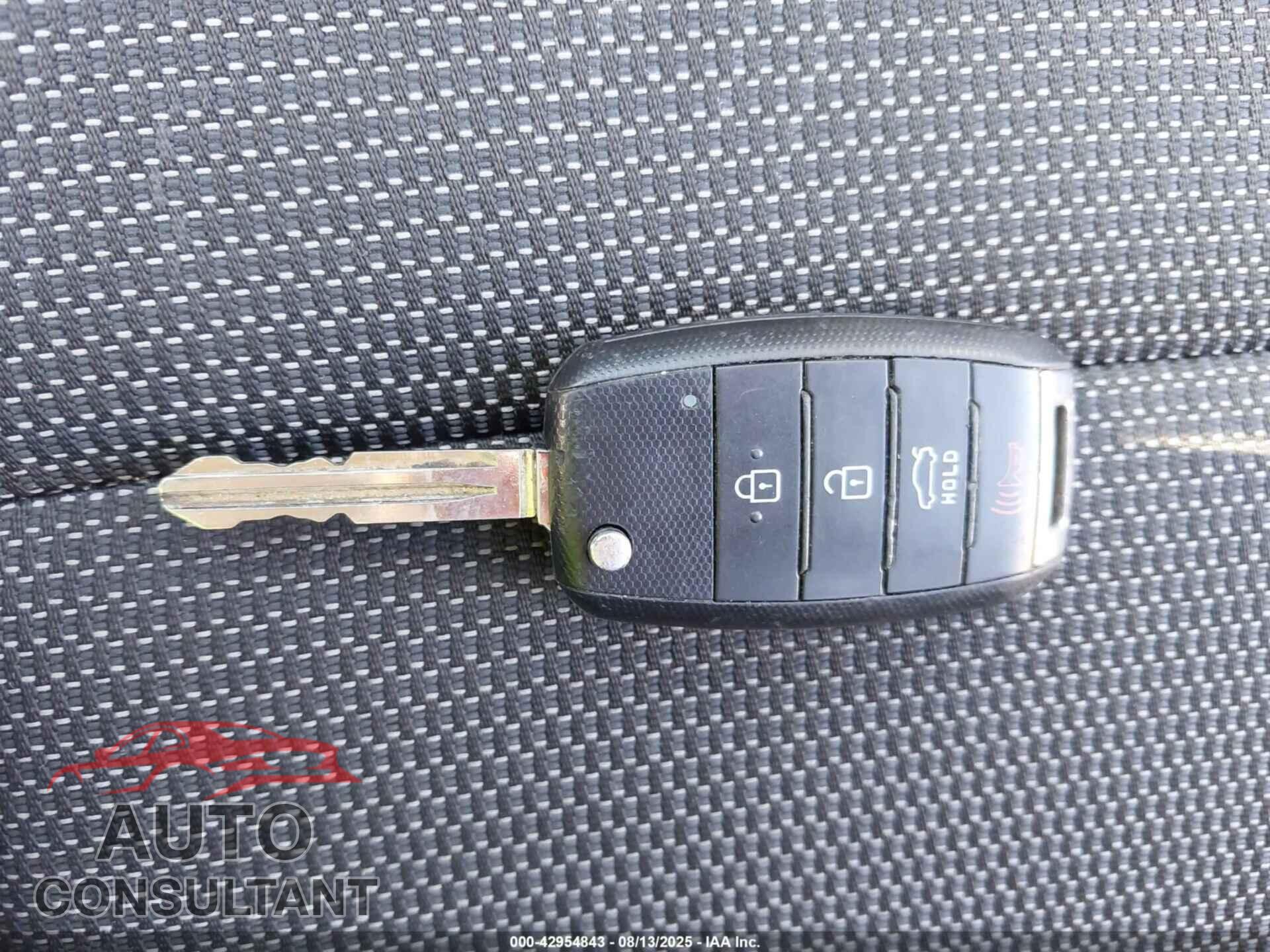 KIA FORTE 2017 - KNAFK5A84H5725568