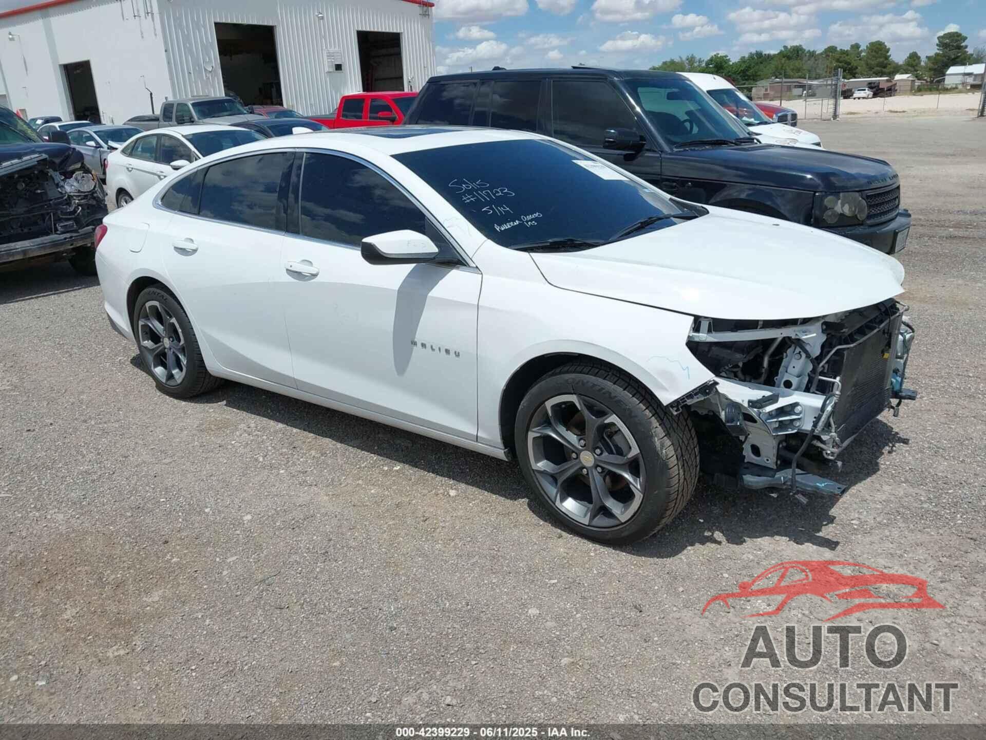 CHEVROLET MALIBU 2022 - 1G1ZD5ST1NF198164