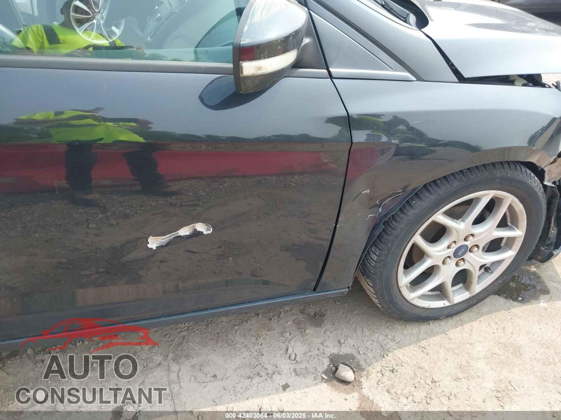 FORD FOCUS 2015 - 1FADP3K21FL254875