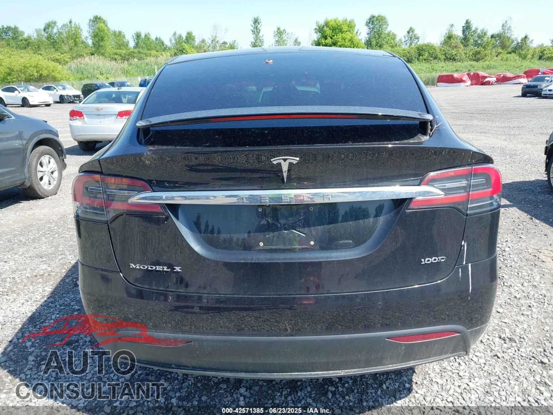TESLA MODEL X 2017 - 5YJXCAE25HF044112