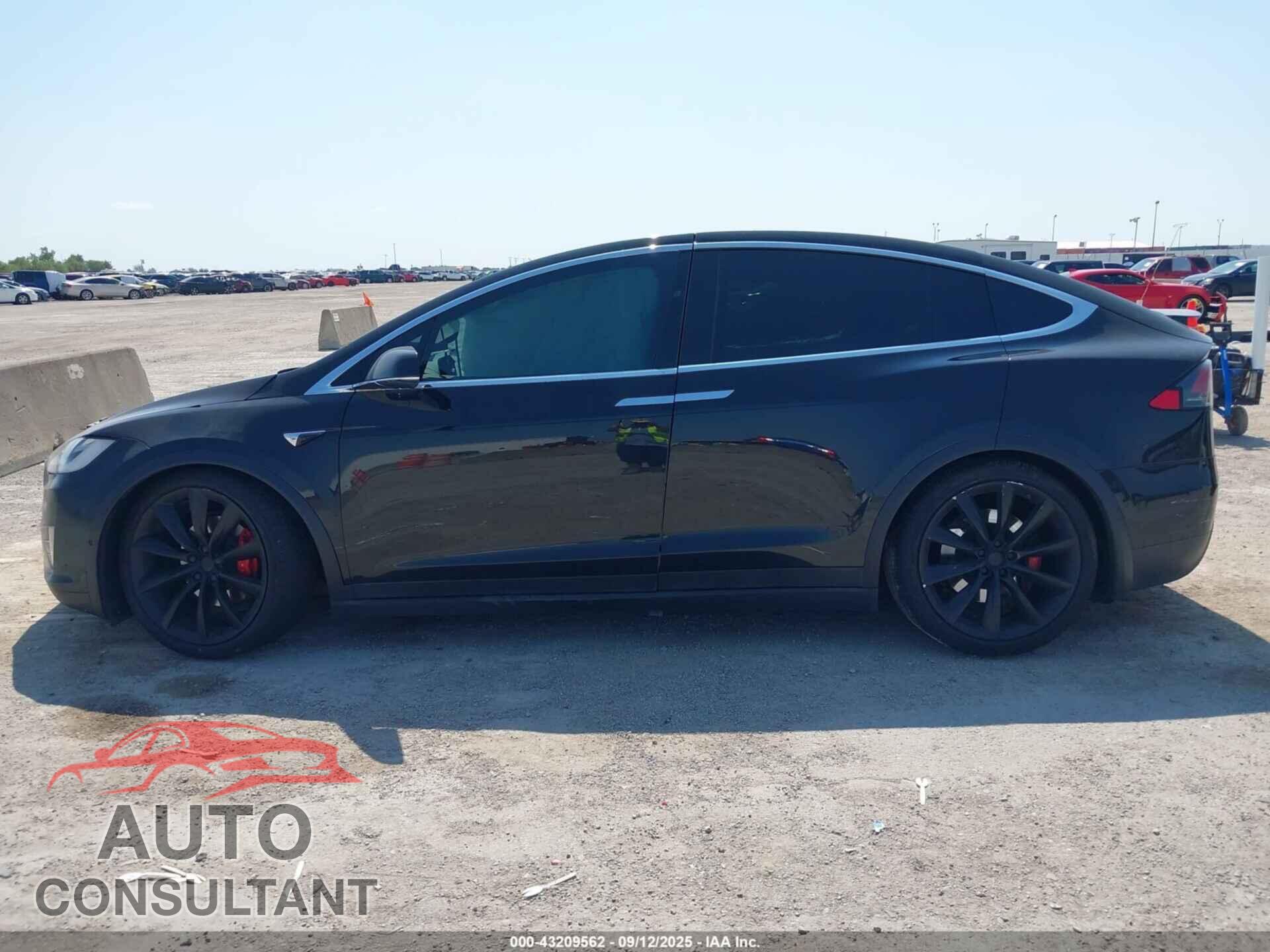 TESLA MODEL X 2017 - 5YJXCBE40HF077672