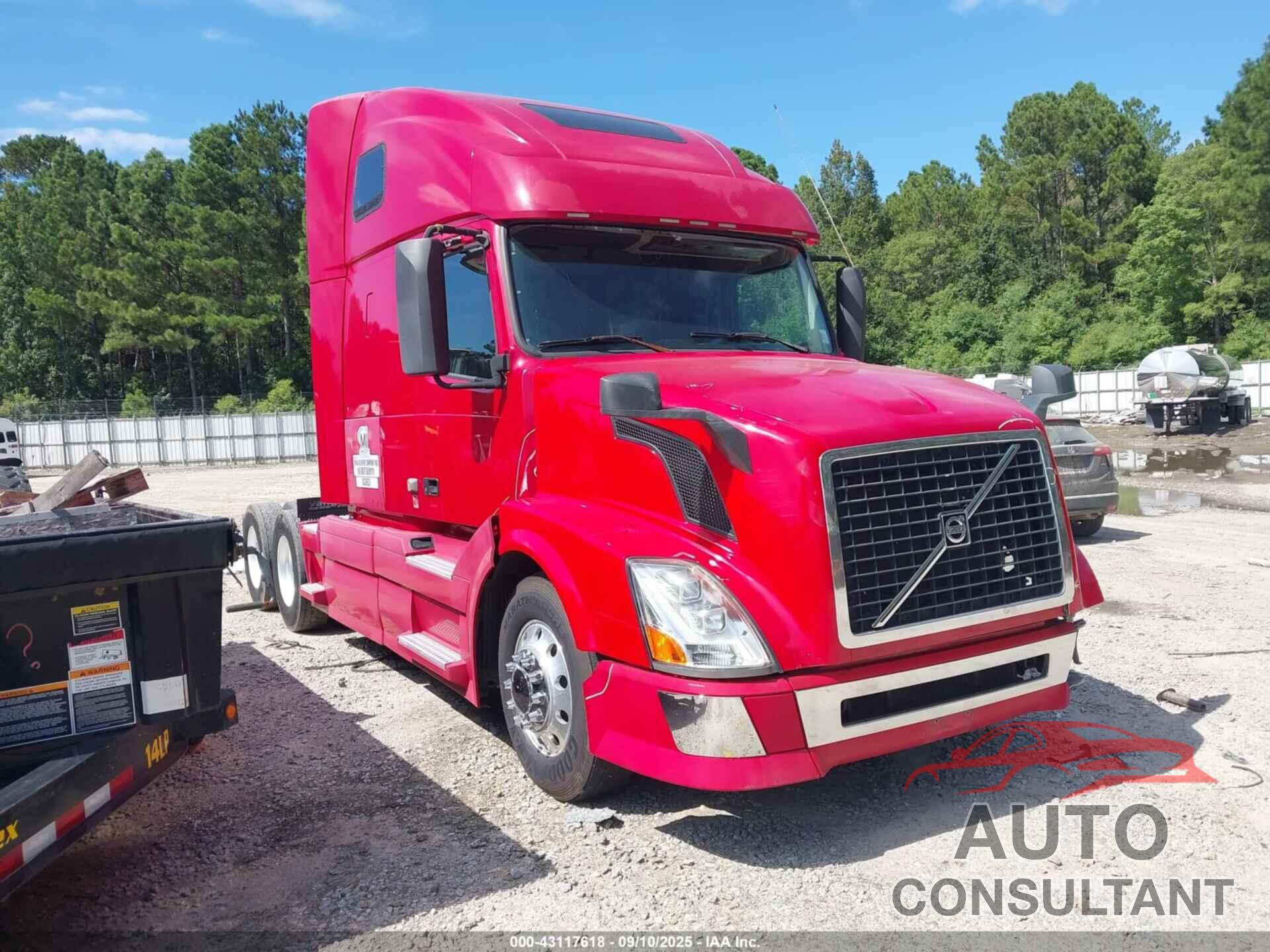 VOLVO VN 2013 - 4V4NC9TG4DN130239