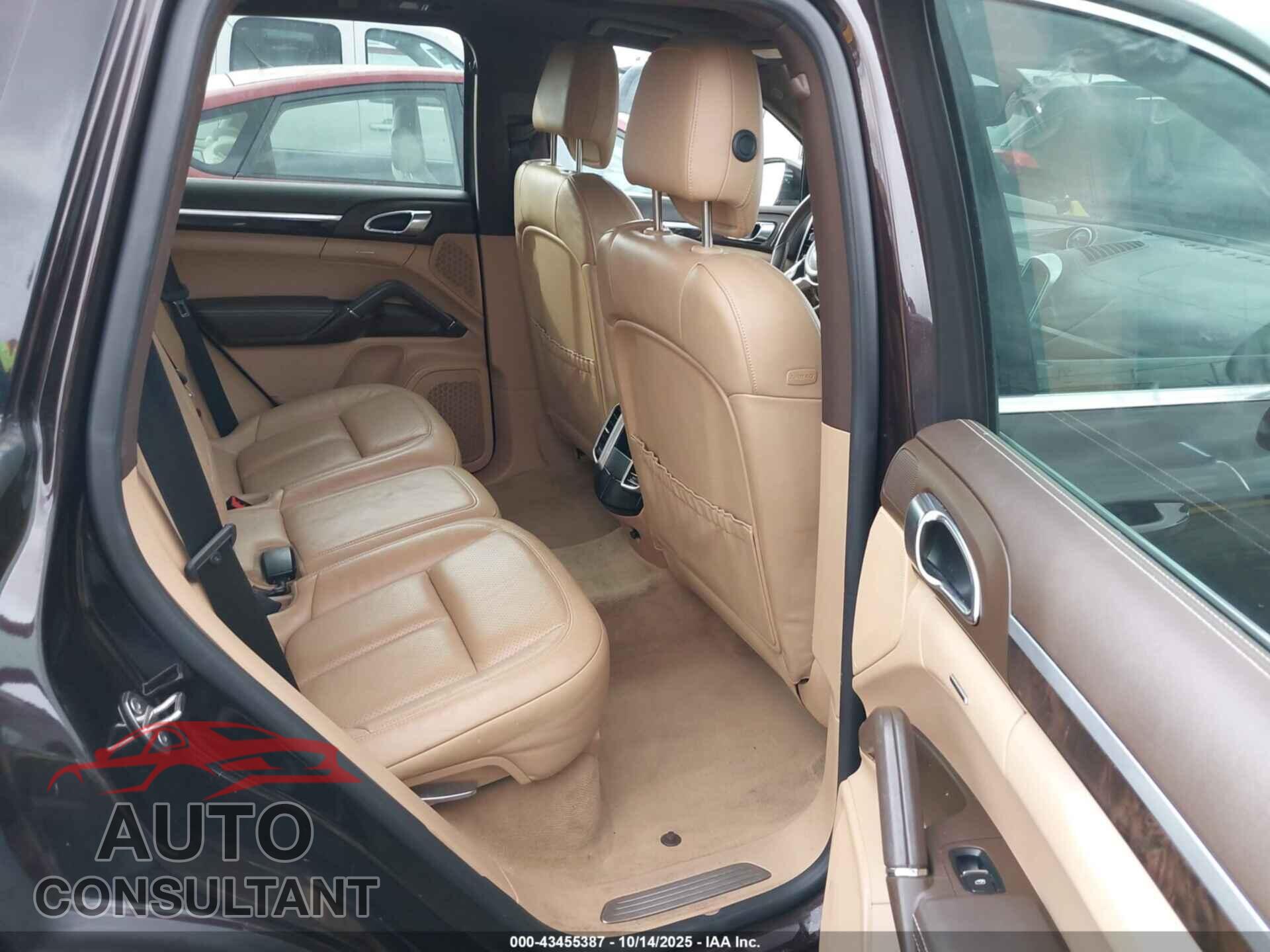 PORSCHE CAYENNE 2016 - WP1AA2A29GLA10966