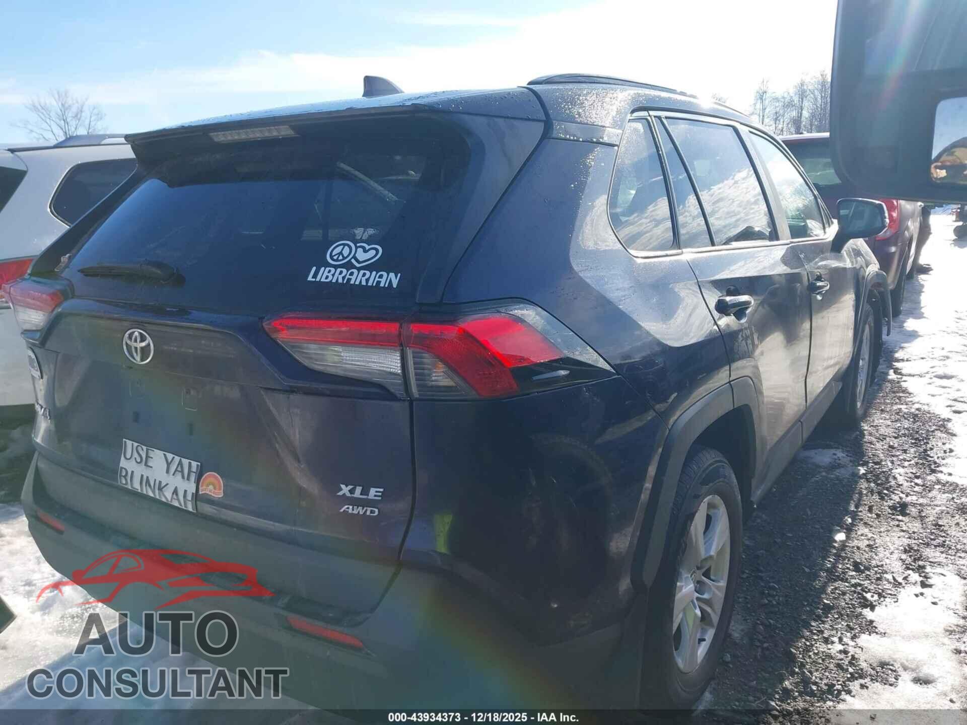 TOYOTA RAV4 2021 - JTMP1RFVXMD069375