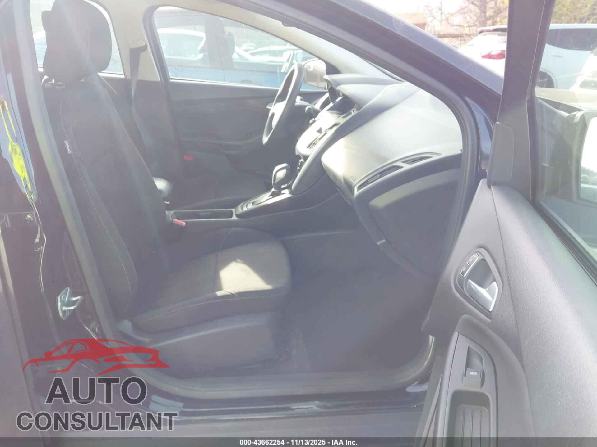FORD FOCUS 2018 - 1FADP3FE0JL221105