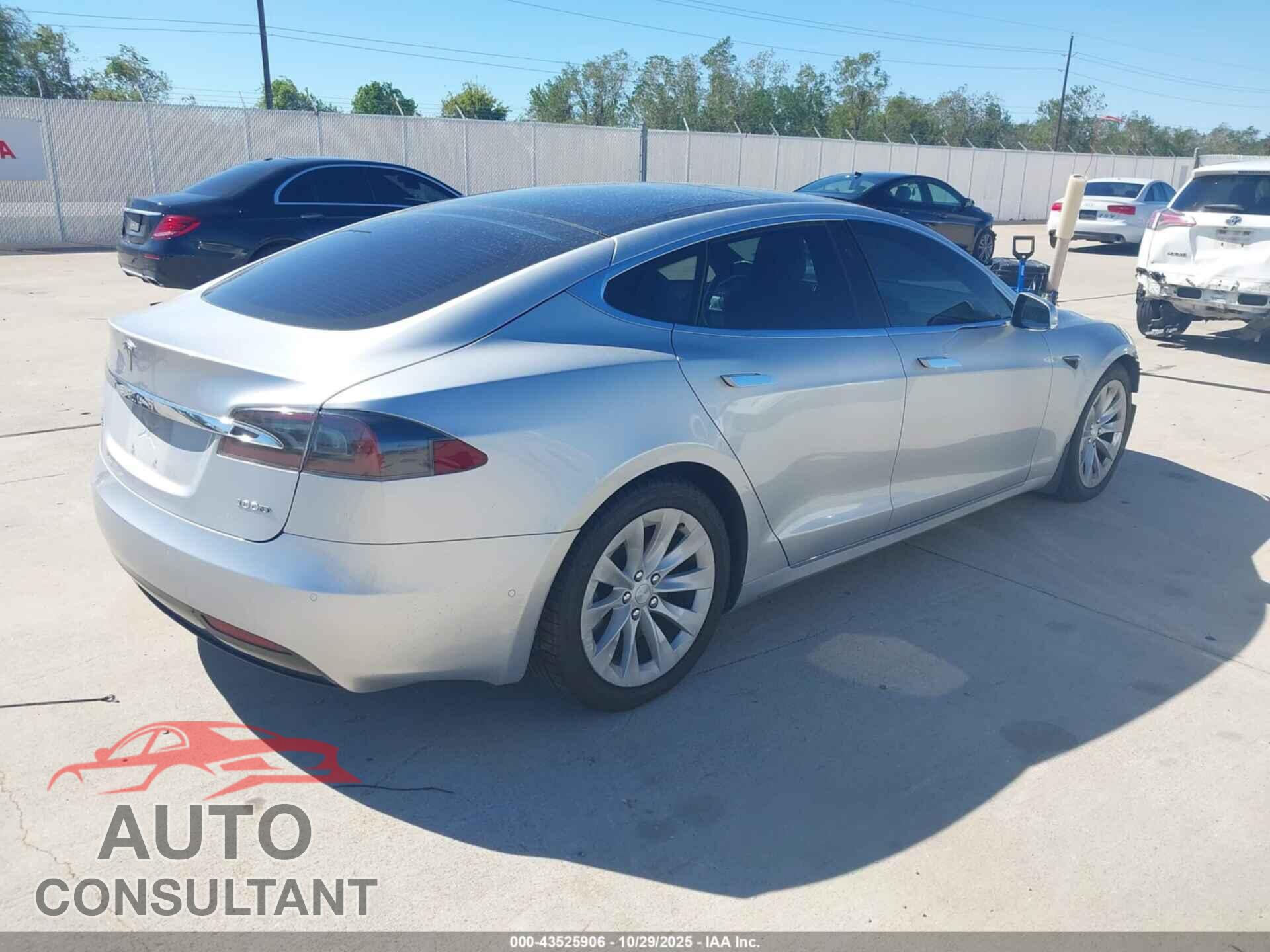 TESLA MODEL S 2017 - 5YJSA1E25HF212217