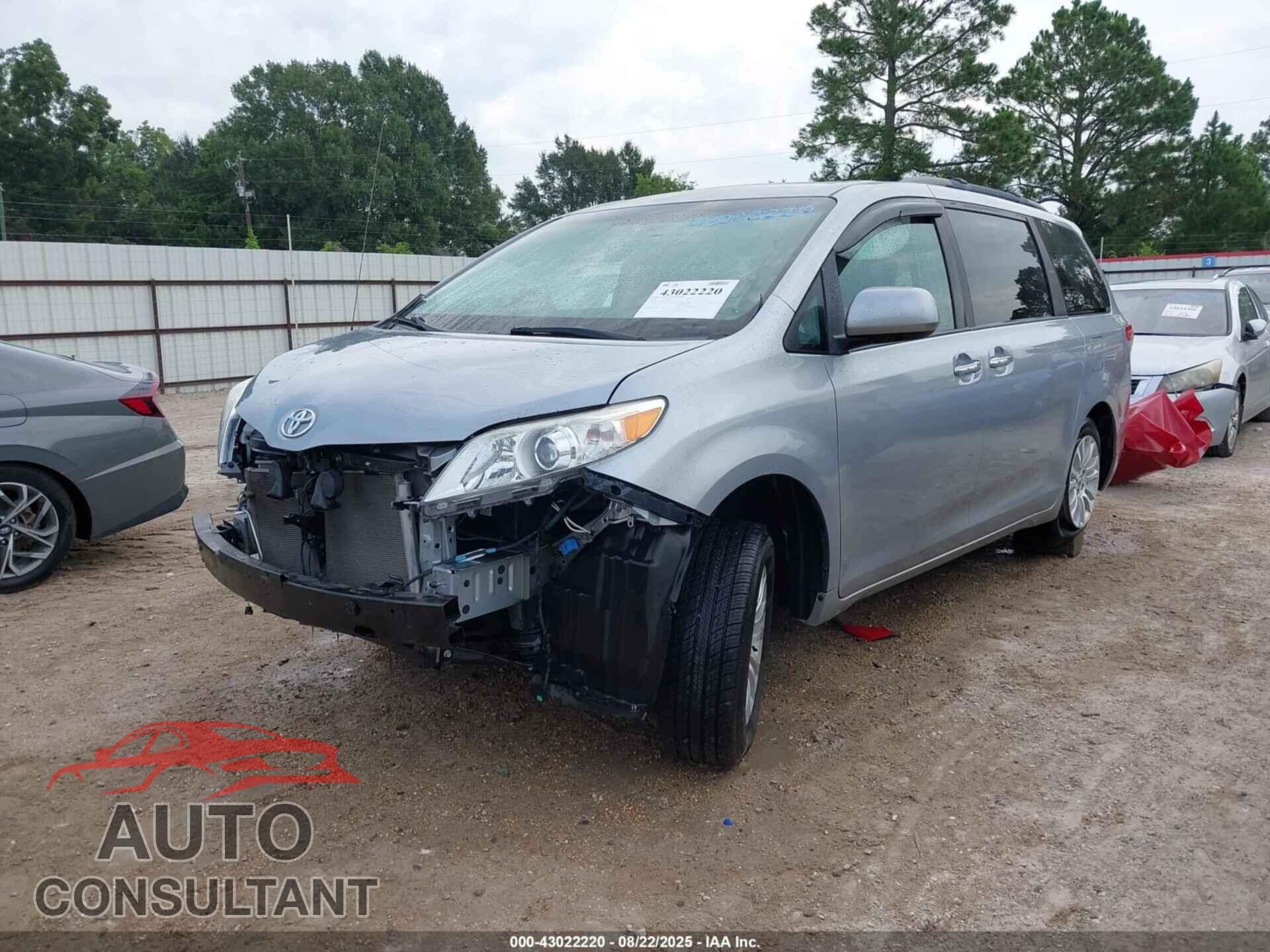 TOYOTA SIENNA 2014 - 5TDYK3DC2ES511197