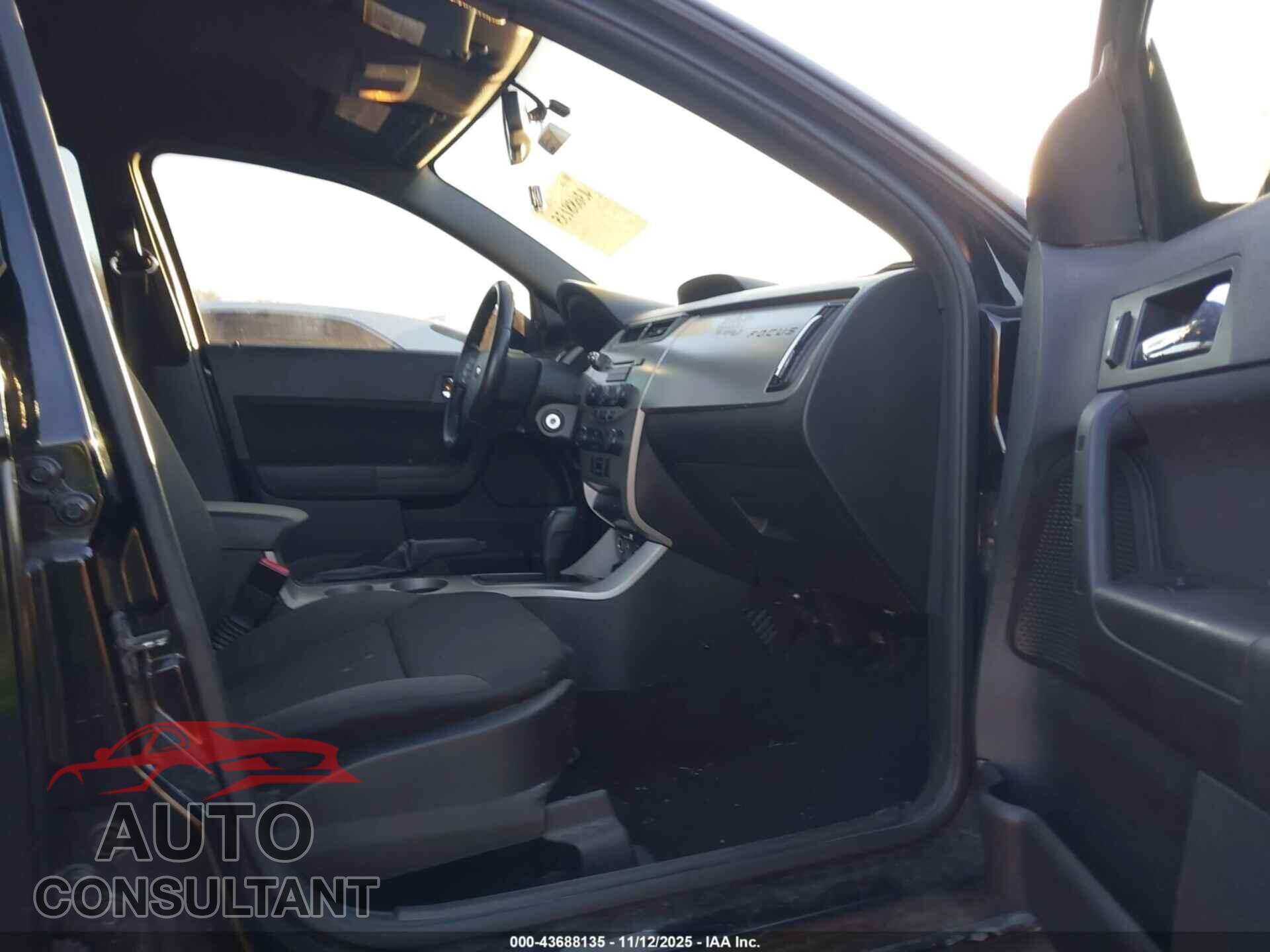 FORD FOCUS 2011 - 1FAHP3GN0BW110957