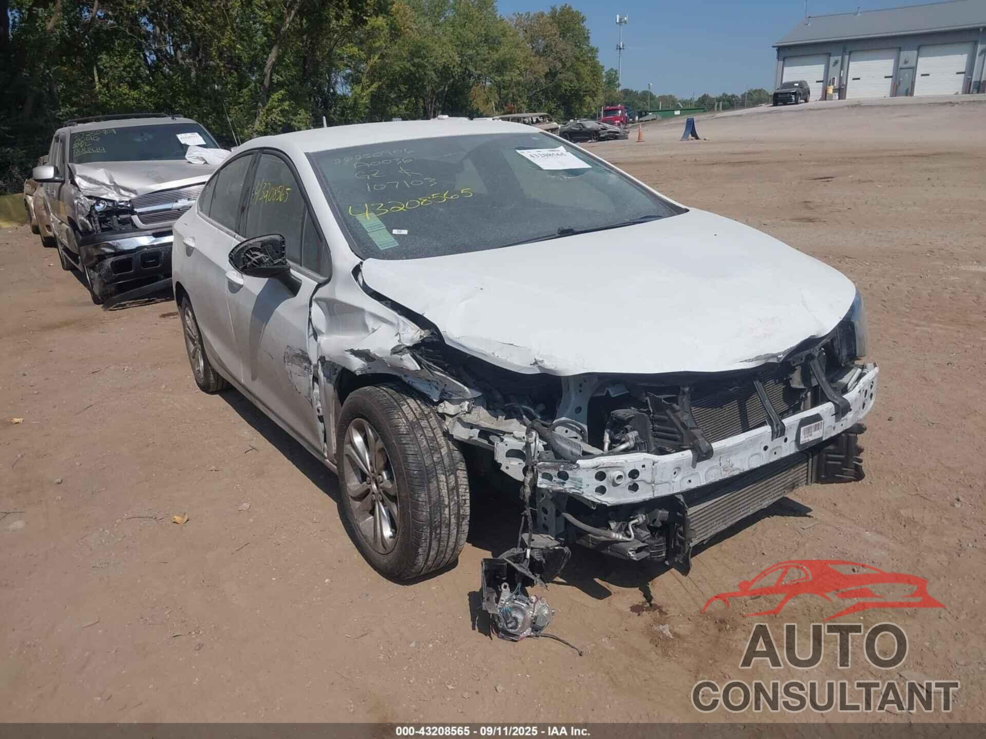 CHEVROLET CRUZE 2019 - 1G1BE5SM3K7107103