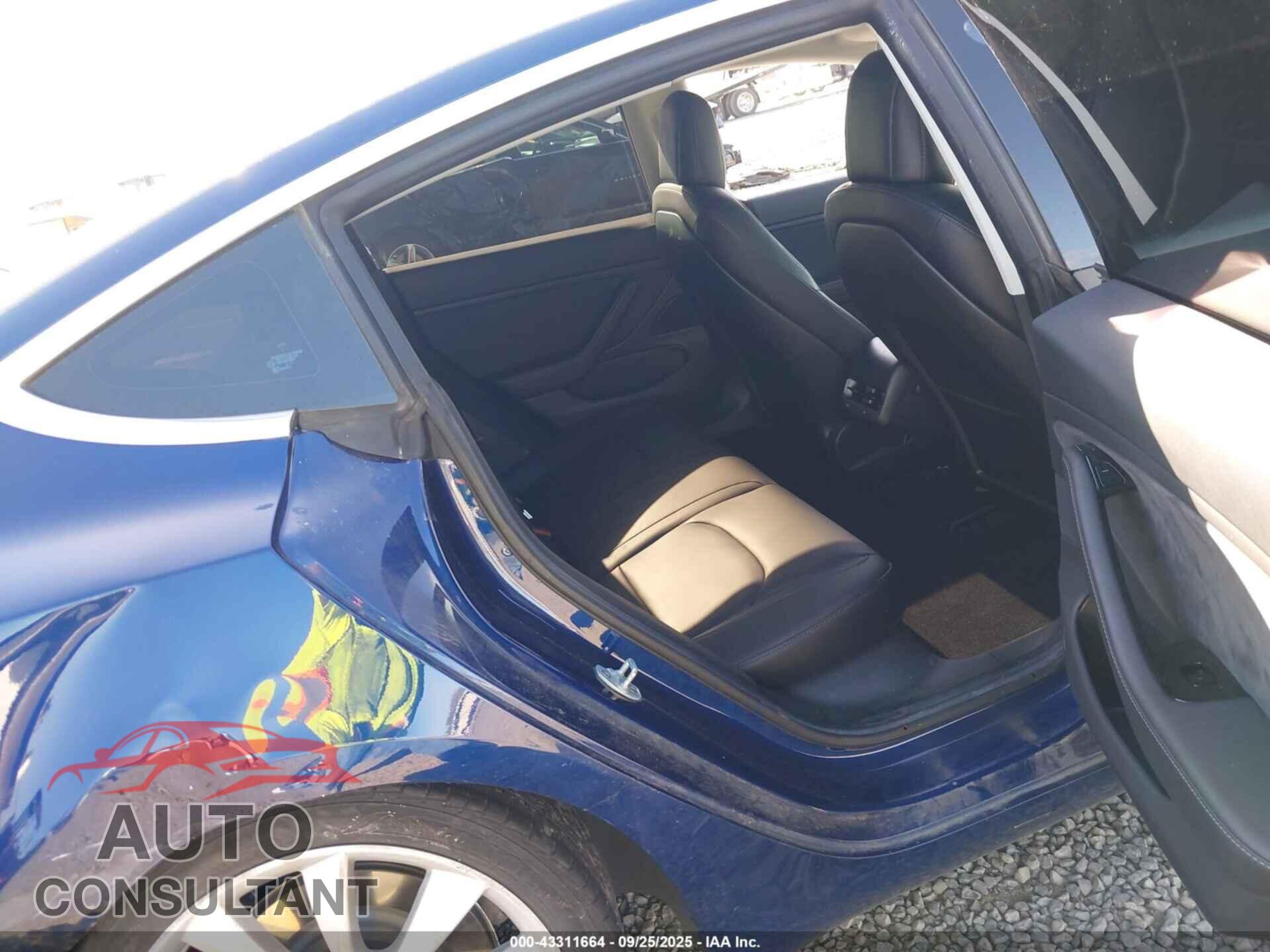 TESLA MODEL 3 2018 - 5YJ3E1EA6JF004711