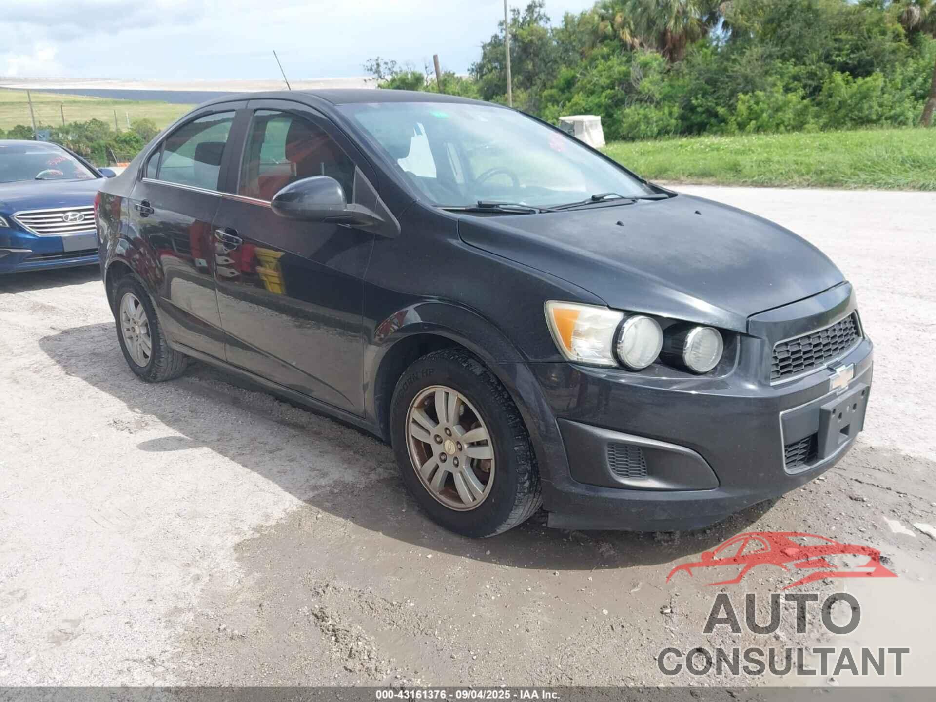 CHEVROLET SONIC 2015 - 1G1JC5SH3F4172108