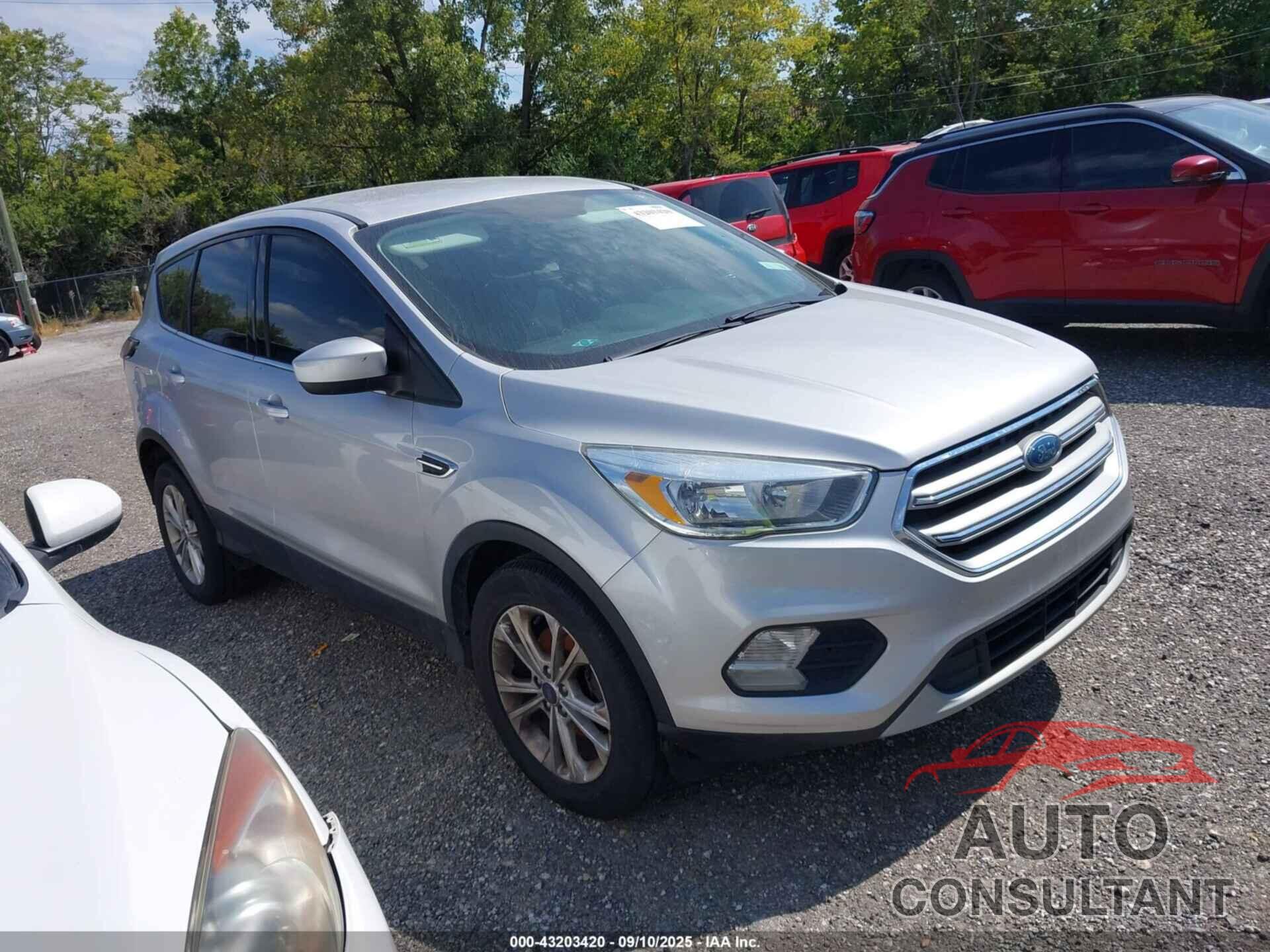 FORD ESCAPE 2017 - 1FMCU0GD3HUE29840