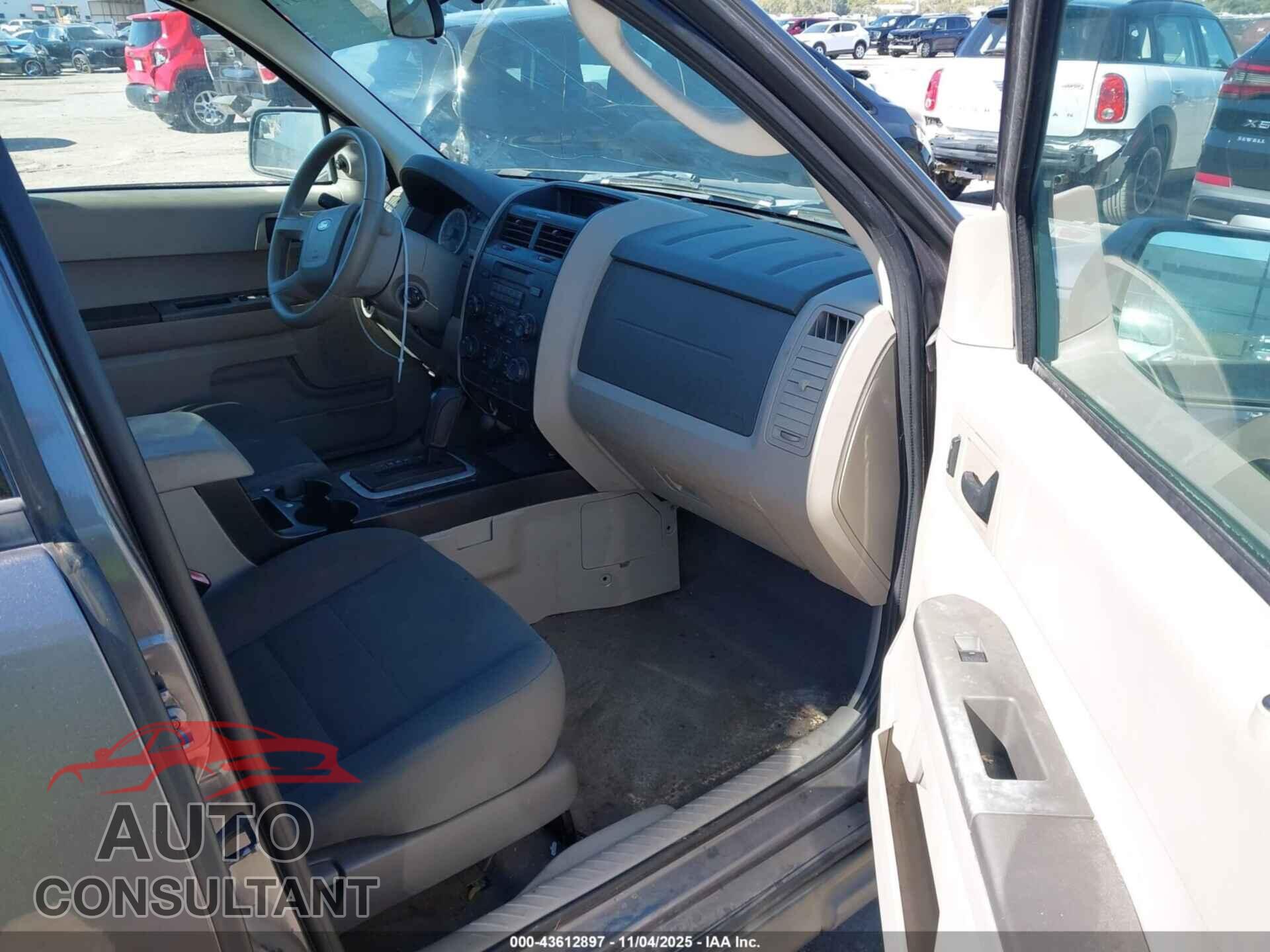 FORD ESCAPE 2010 - 1FMCU0C73AKB18751