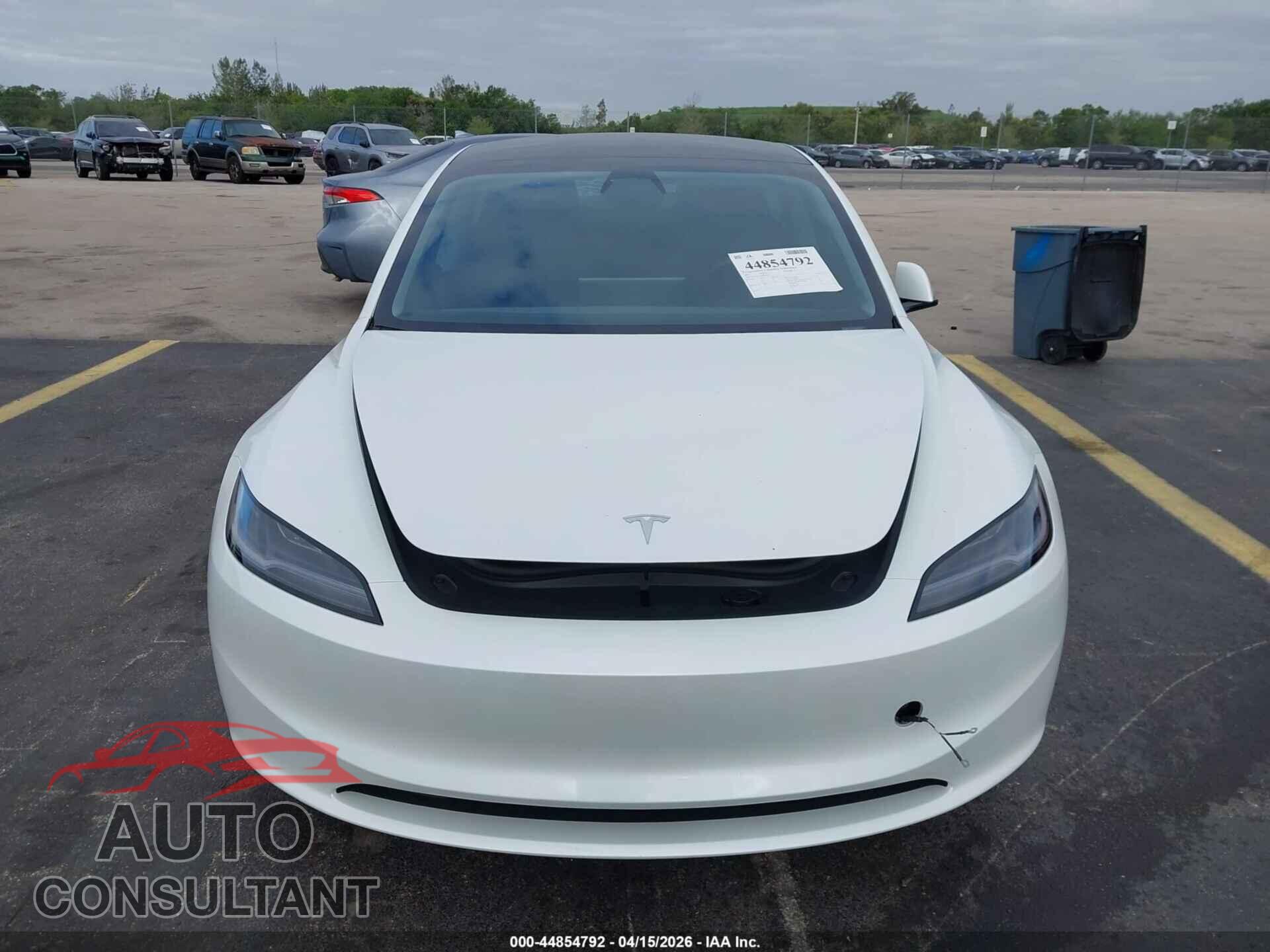 TESLA MODEL 3 2025 - 5YJ3E1EA5SF044151